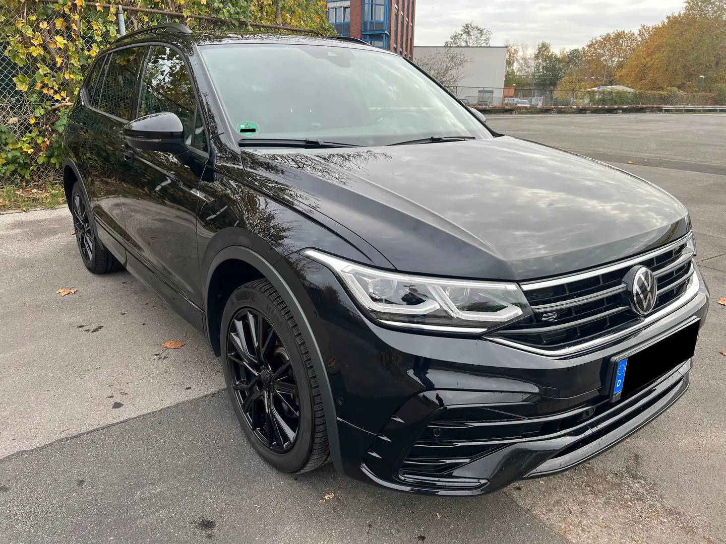 Volkswagen Tiguan Allspace R-Line 4Motion Schwarz - 2
