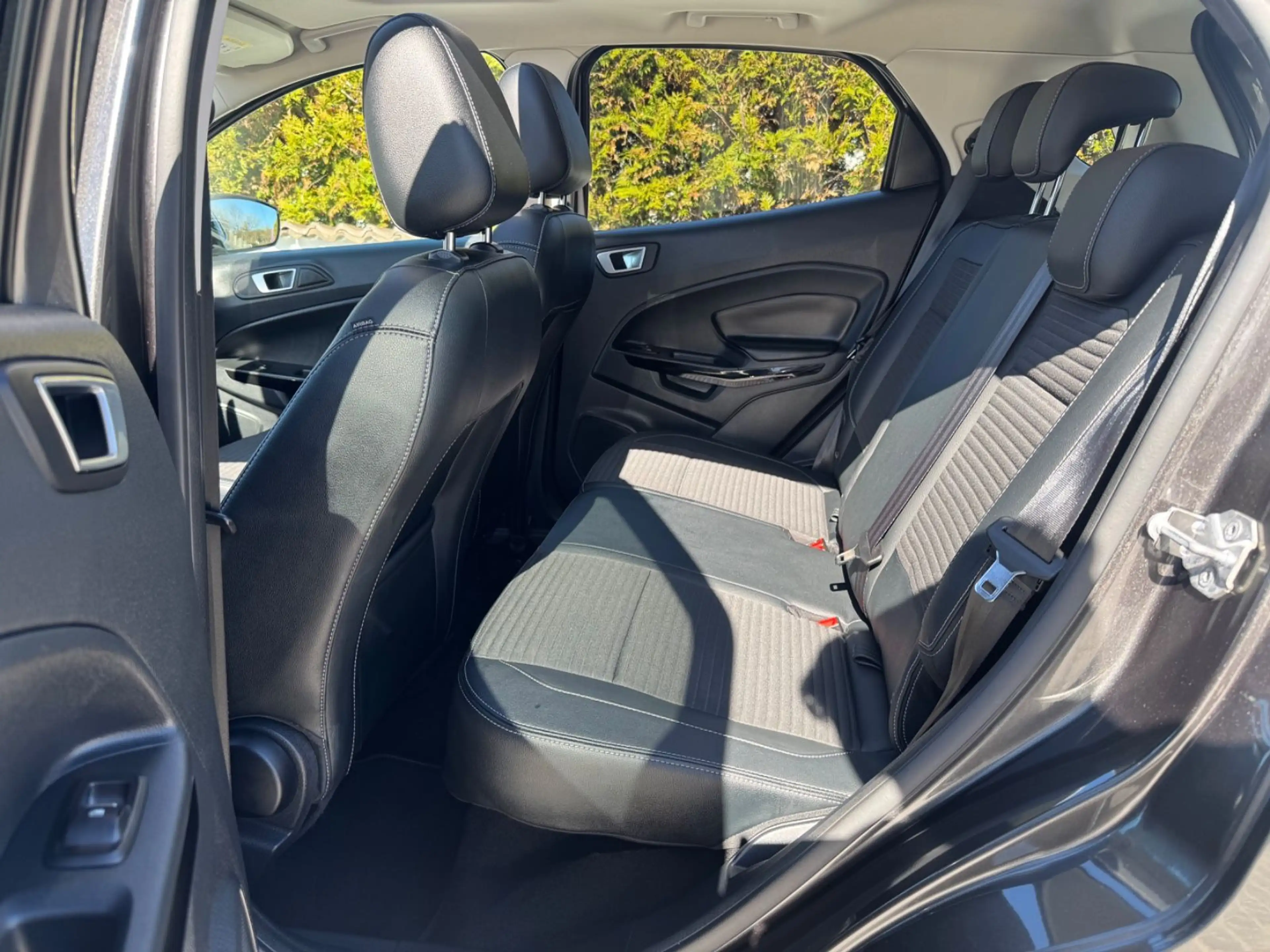 Ford EcoSport Titanium*57.000KM*NAVI*SHZ*R-KAM*LHZ — photo 17