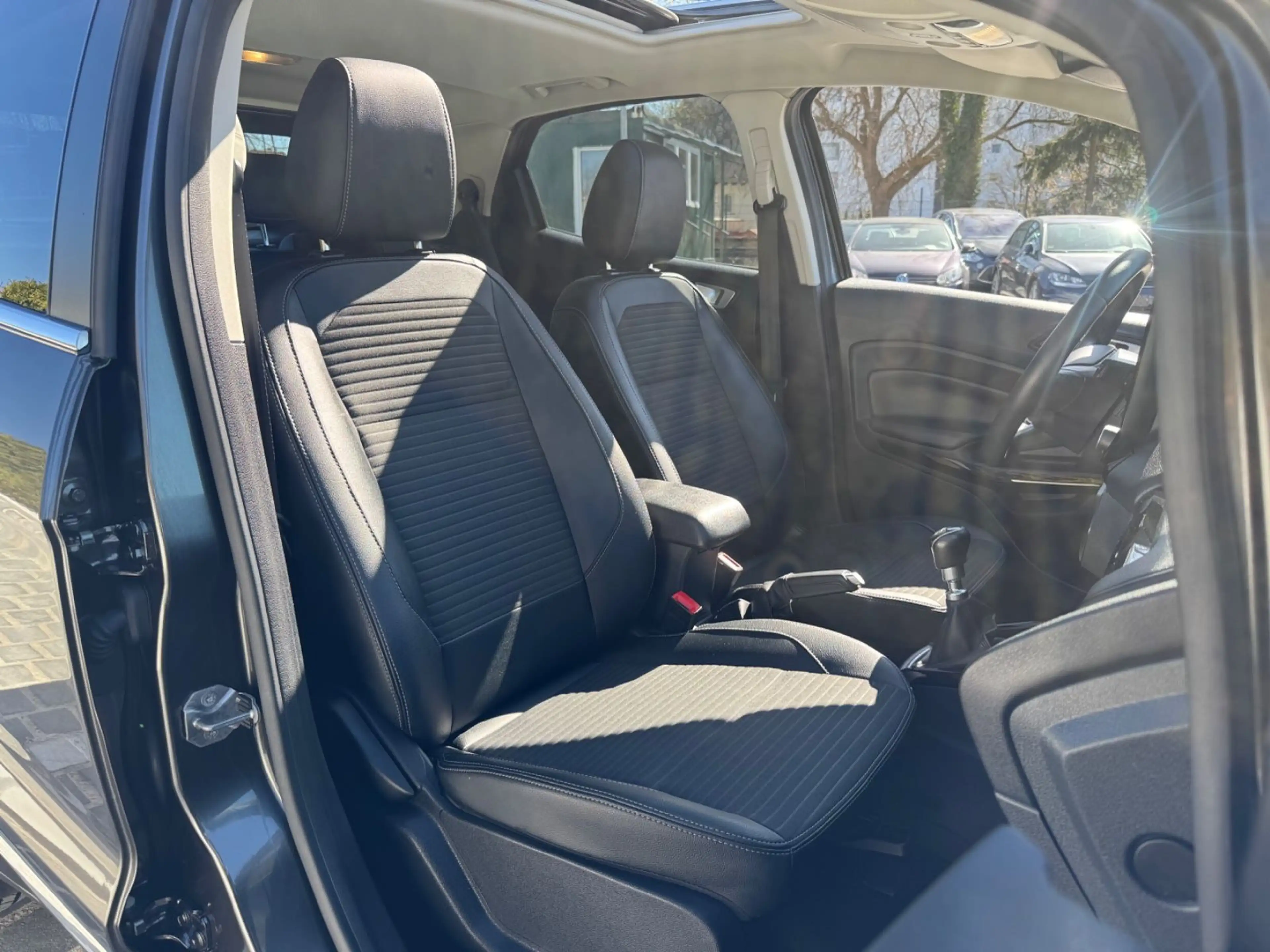 Ford EcoSport Titanium*57.000KM*NAVI*SHZ*R-KAM*LHZ — photo 18