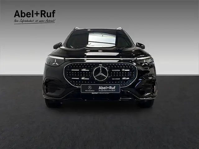 Mercedes-Benz GLB Class view 2
