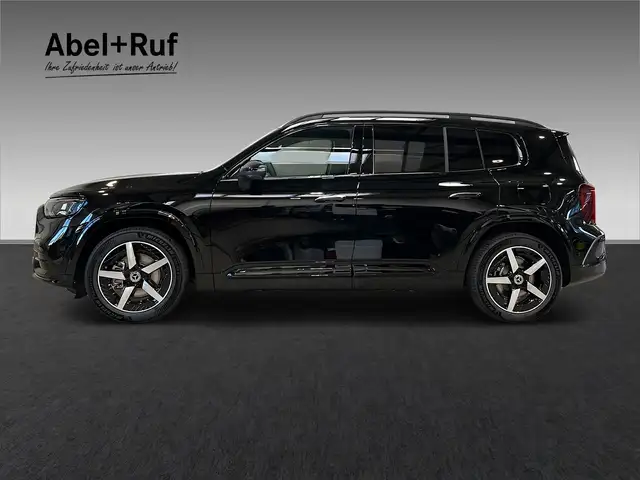 Mercedes-Benz GLB Class view 4