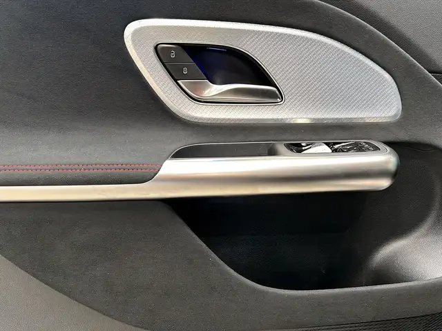 Mercedes-Benz GLB Class view 13