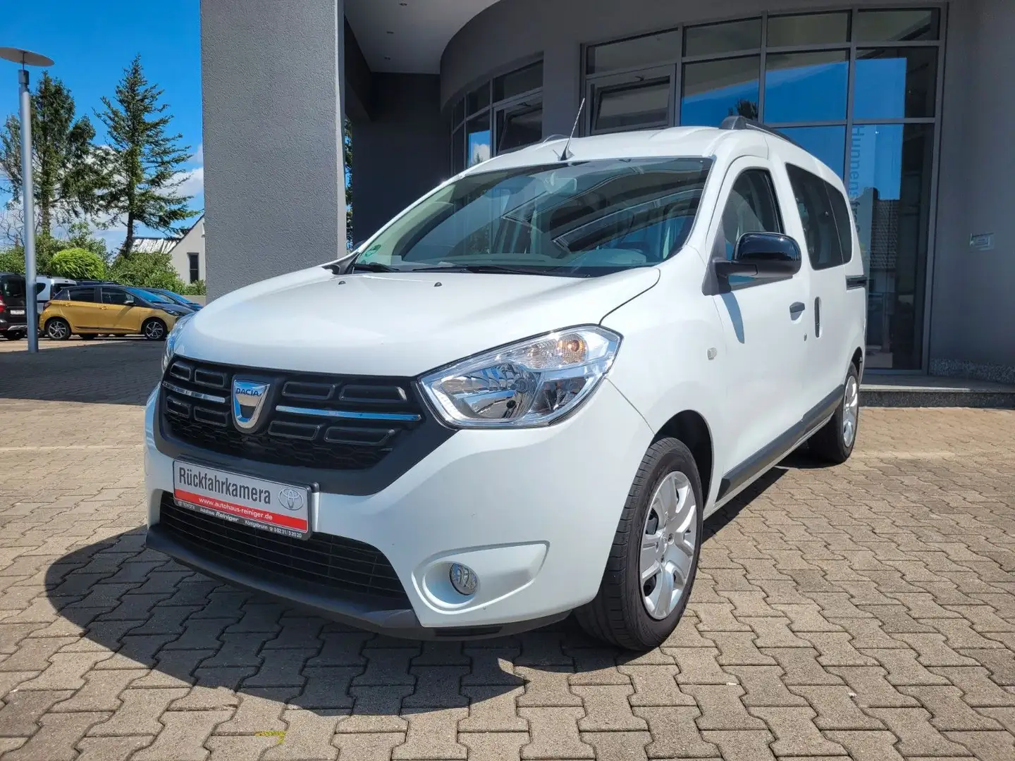 Dacia Dokker Comfort Turbo*1.Hand,SHZ,Kamera,PDC,Klima Weiß - 1
