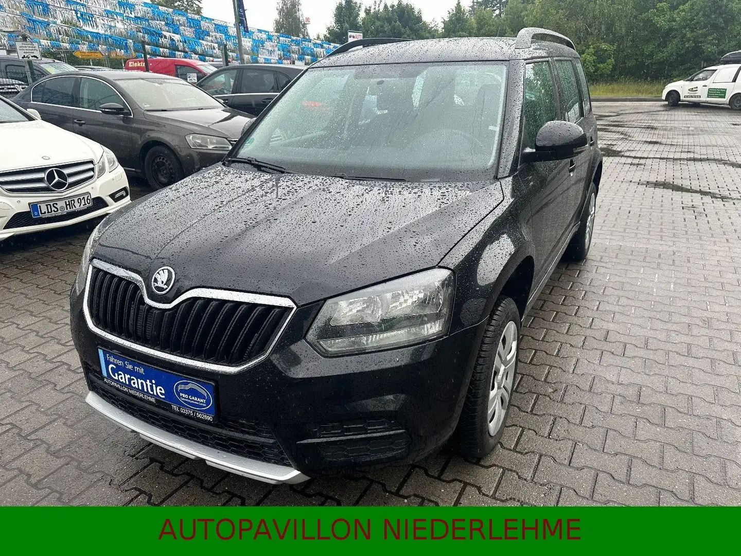 Skoda Yeti 1.2 TSI Active*Klima*Radio*Allwetter*IsoFix Zwart - 2