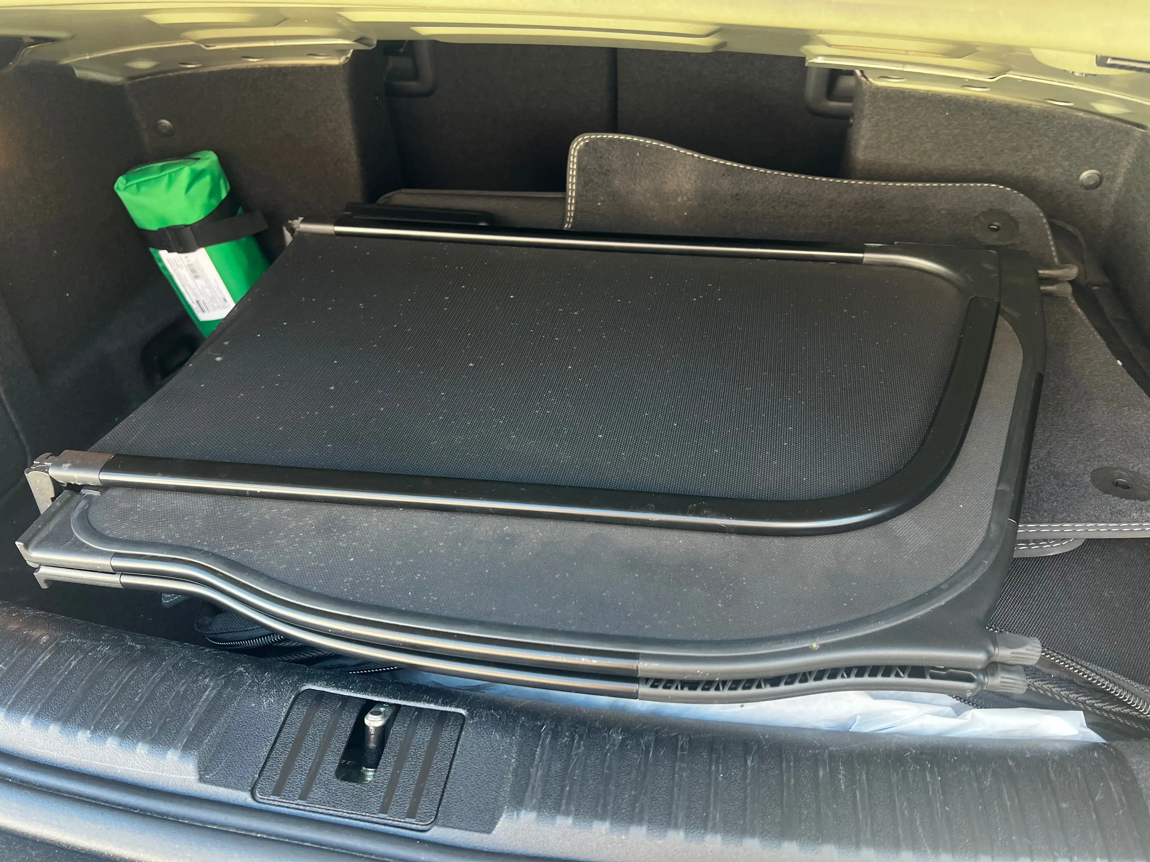 Volkswagen Golf Cabriolet Lounge BMT — photo 10