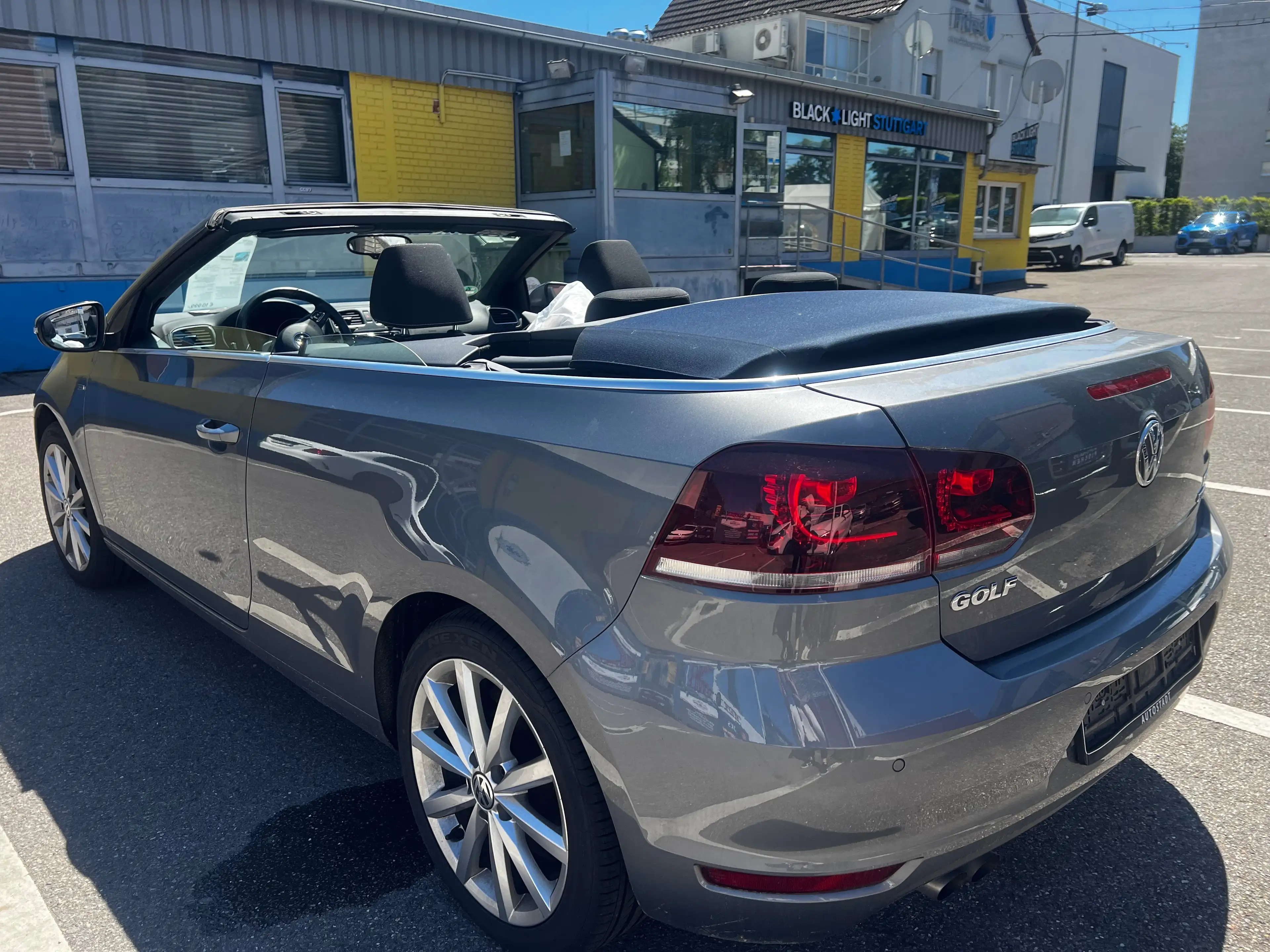 Volkswagen Golf Cabriolet Lounge BMT — photo 8