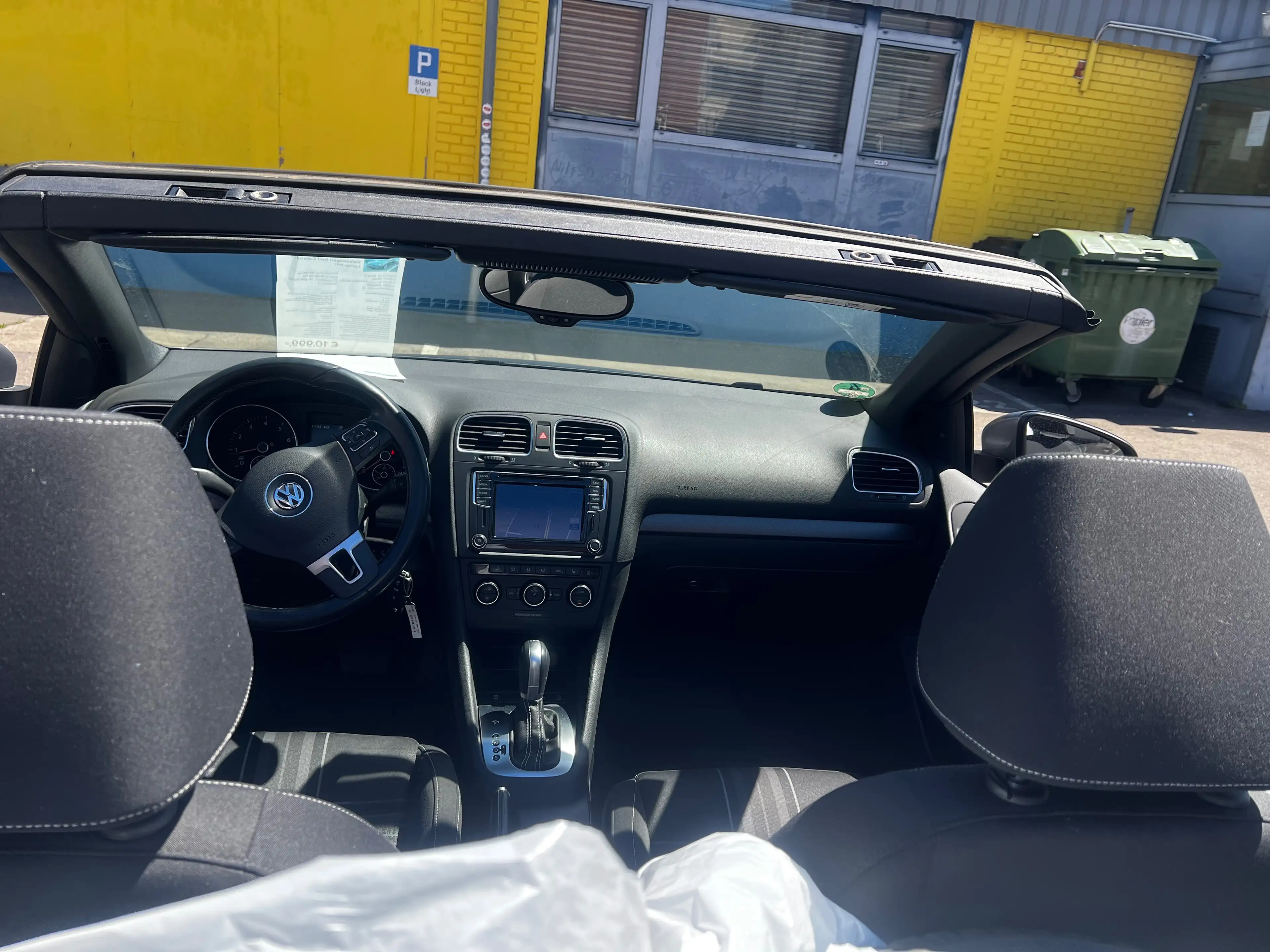 Volkswagen Golf Cabriolet Lounge BMT — photo 6