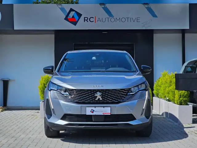 Peugeot 3008 view 3