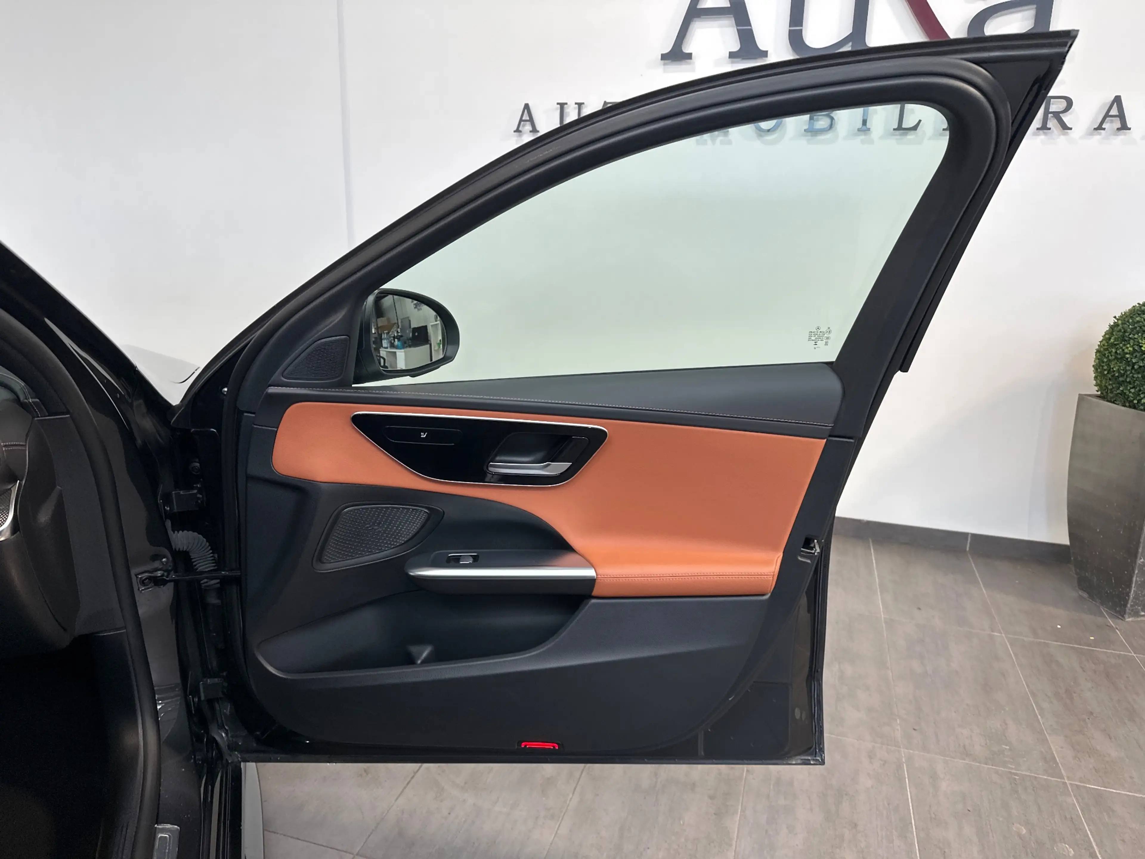 Mercedes-Benz C 220 d T 4MATIC AMG-Line NAV+LED+DISTRONIC+KAMERA+AHK — photo 7