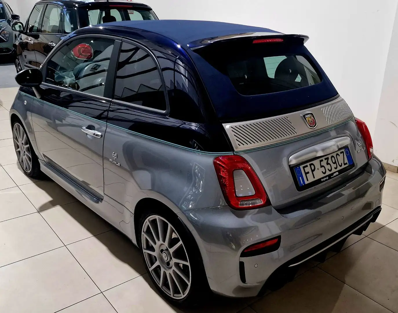 Abarth 695C 1.4 Rivale Cabrio Special Edition n° 1320 180cv Blau - 2