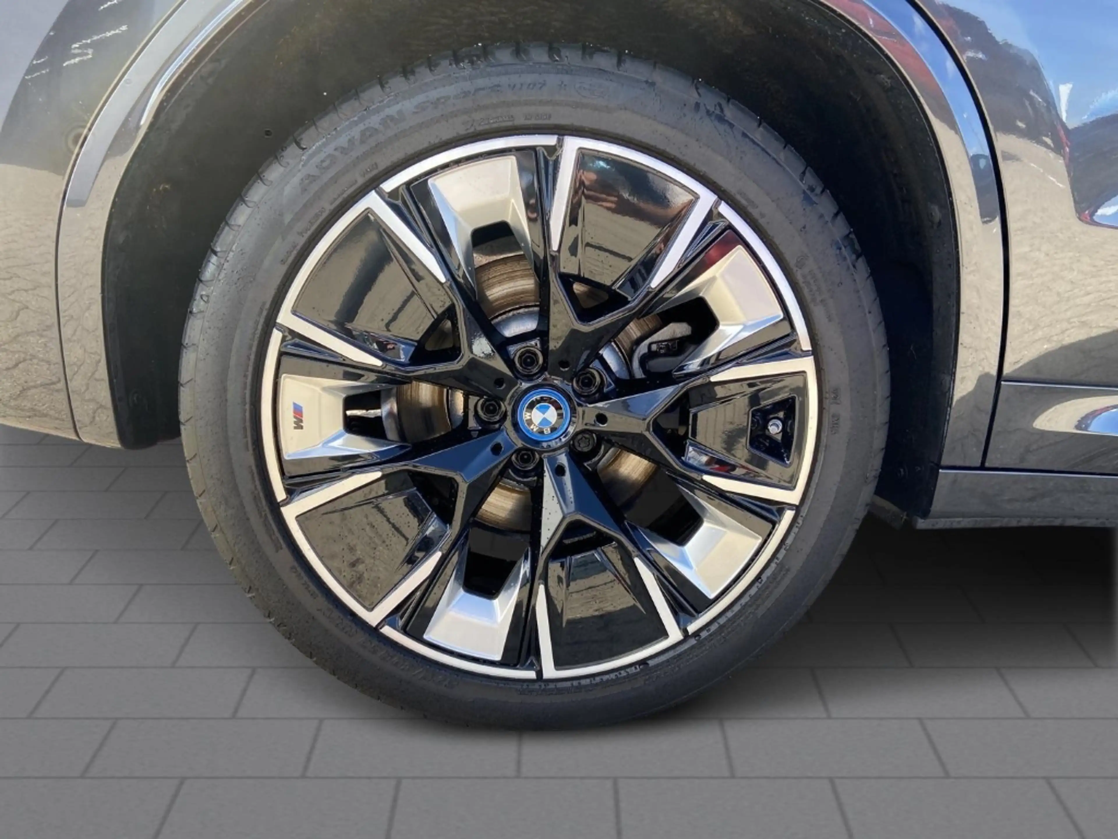 BMW iX3 Sportpaket HUD AD AHK-el. klappb. AHK-klappbar AHK — photo 6