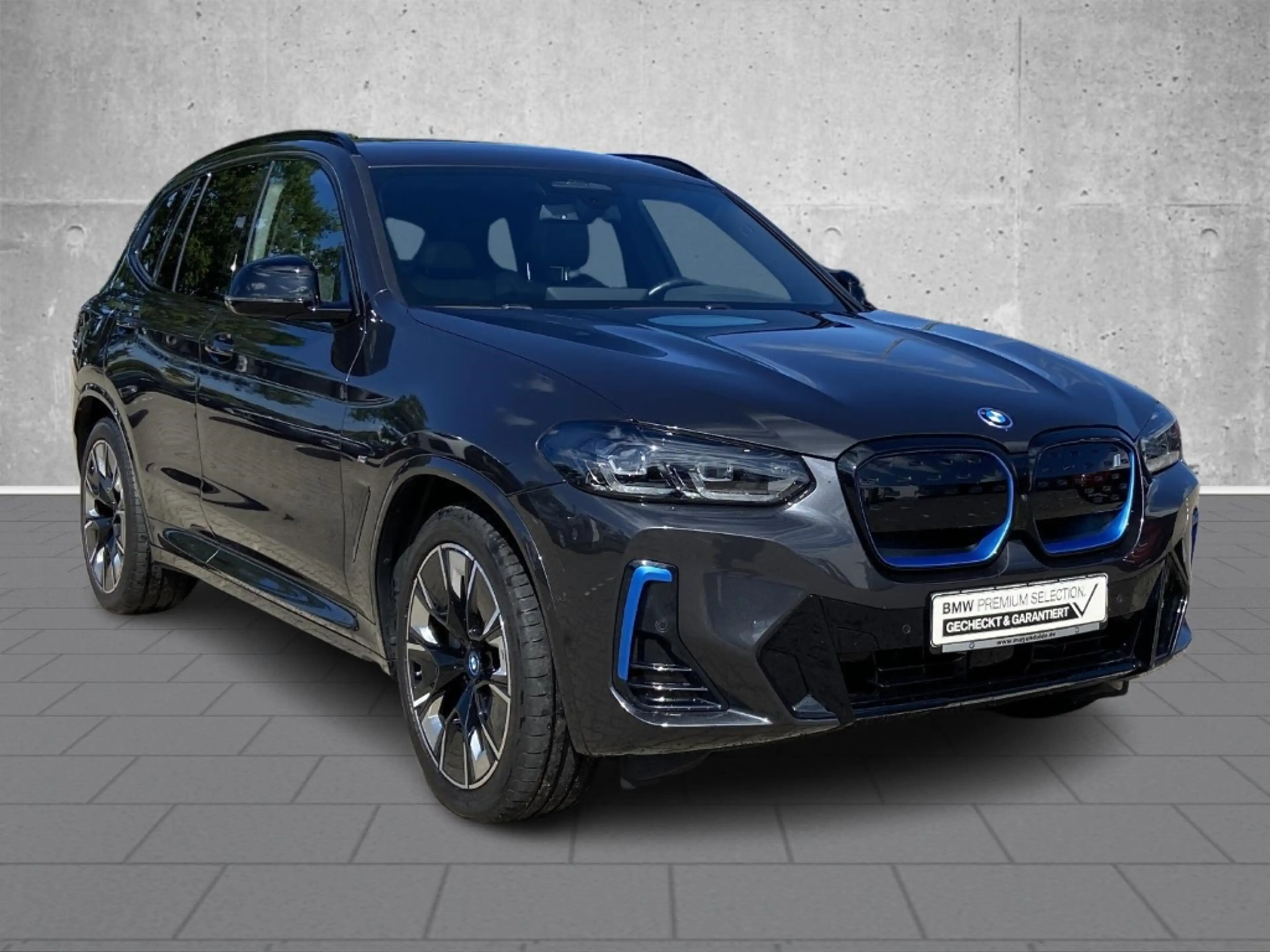 BMW iX3 Sportpaket HUD AD AHK-el. klappb. AHK-klappbar AHK — photo 4