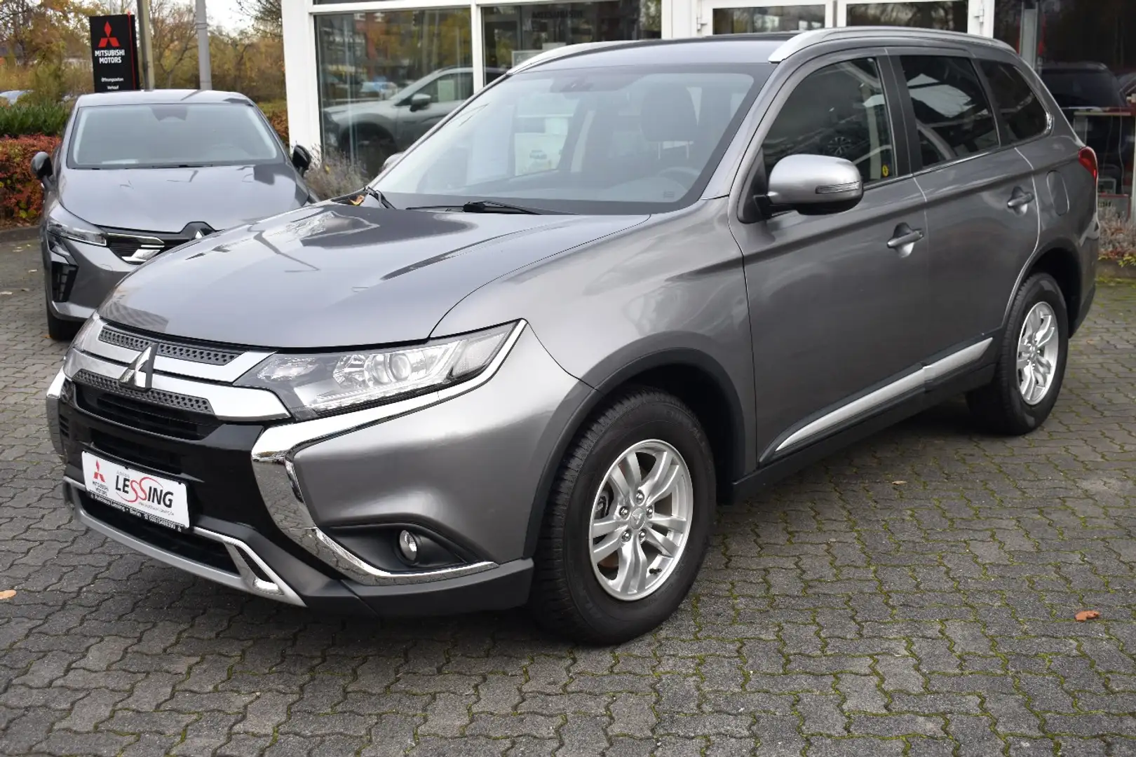 Mitsubishi Outlander Active 2.0 Bear Lock, Allwetter Gris - 2