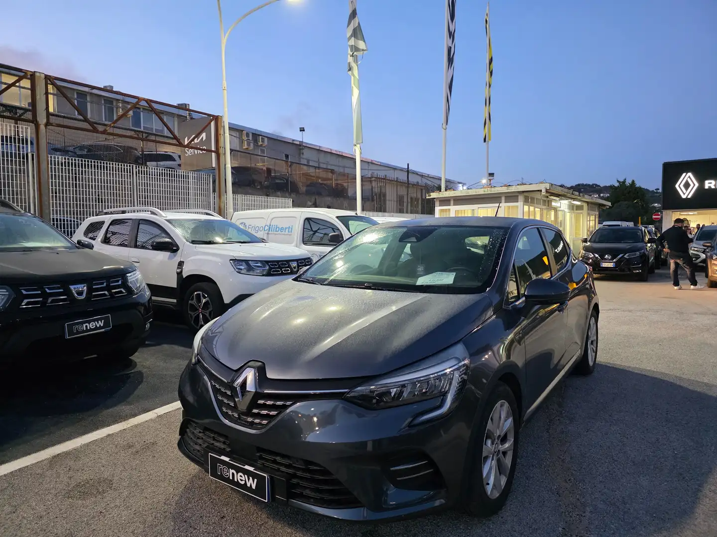 Renault Clio Clio 1.6 E-Tech hybrid Intens 140cv auto my21 Grigio - 1