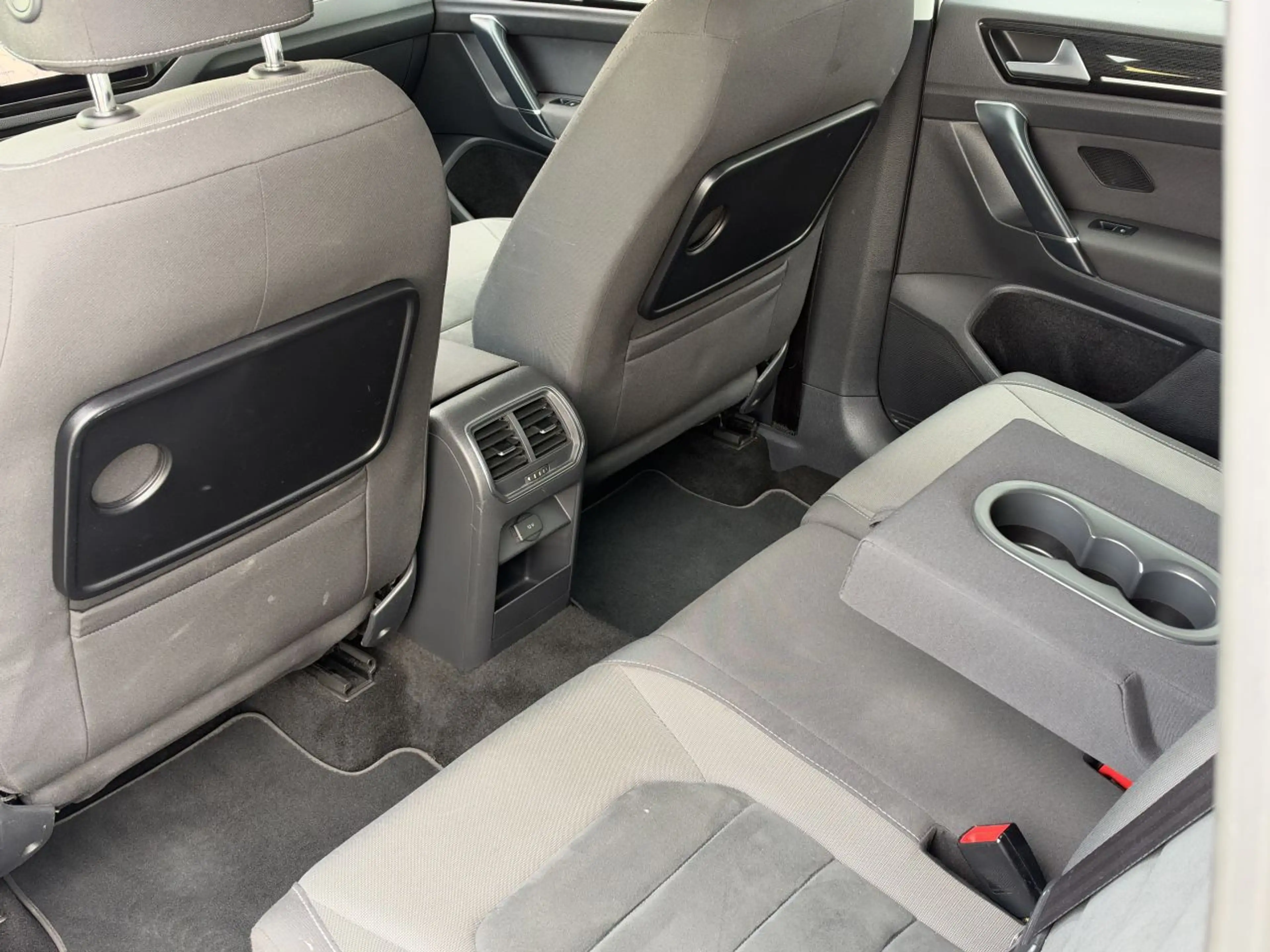 Volkswagen Golf Sportsvan 1.6 TDI Highline Xenon Camera EURO-6 — photo 10