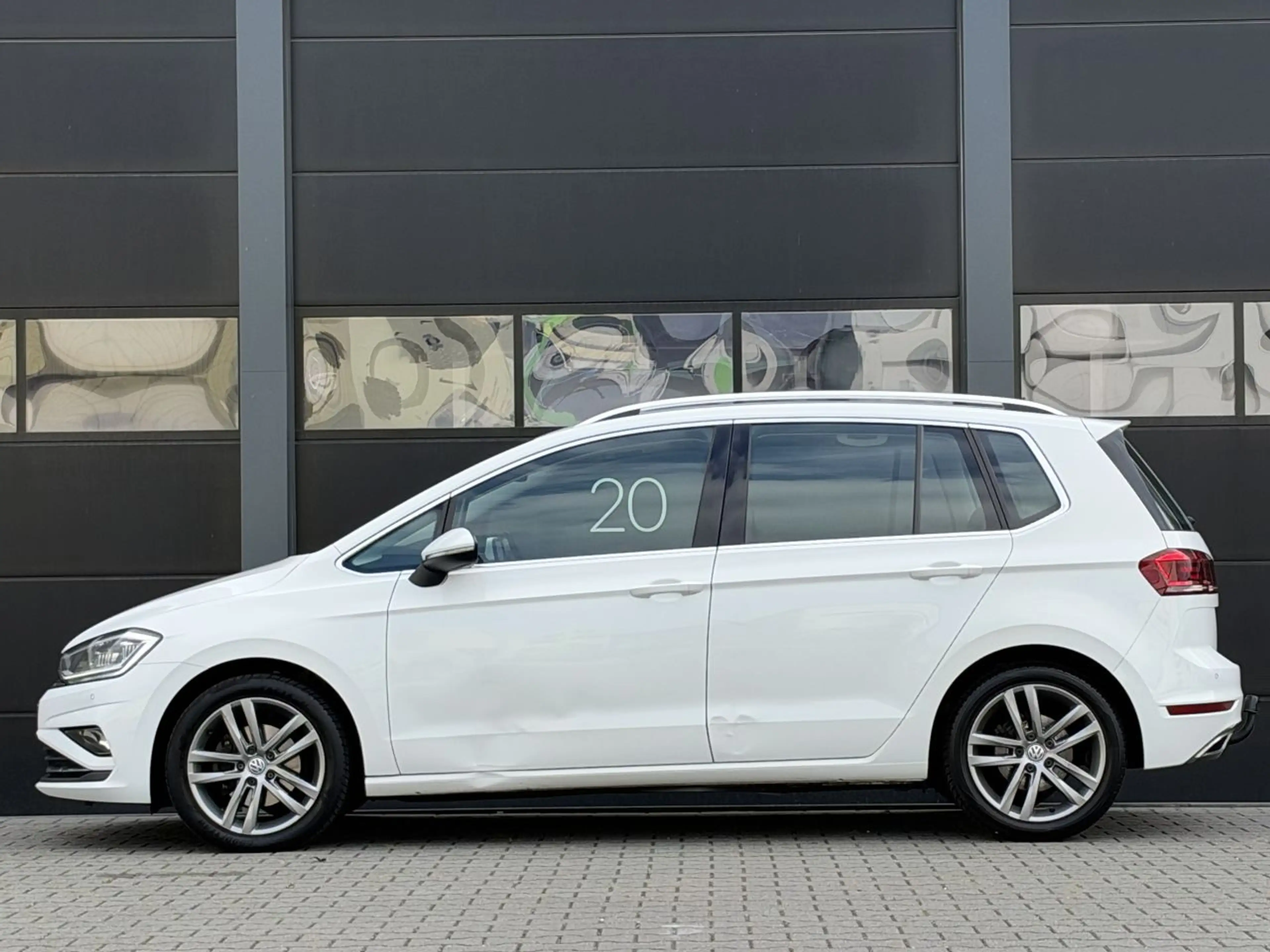 Volkswagen Golf Sportsvan 1.6 TDI Highline Xenon Camera EURO-6 — photo 6