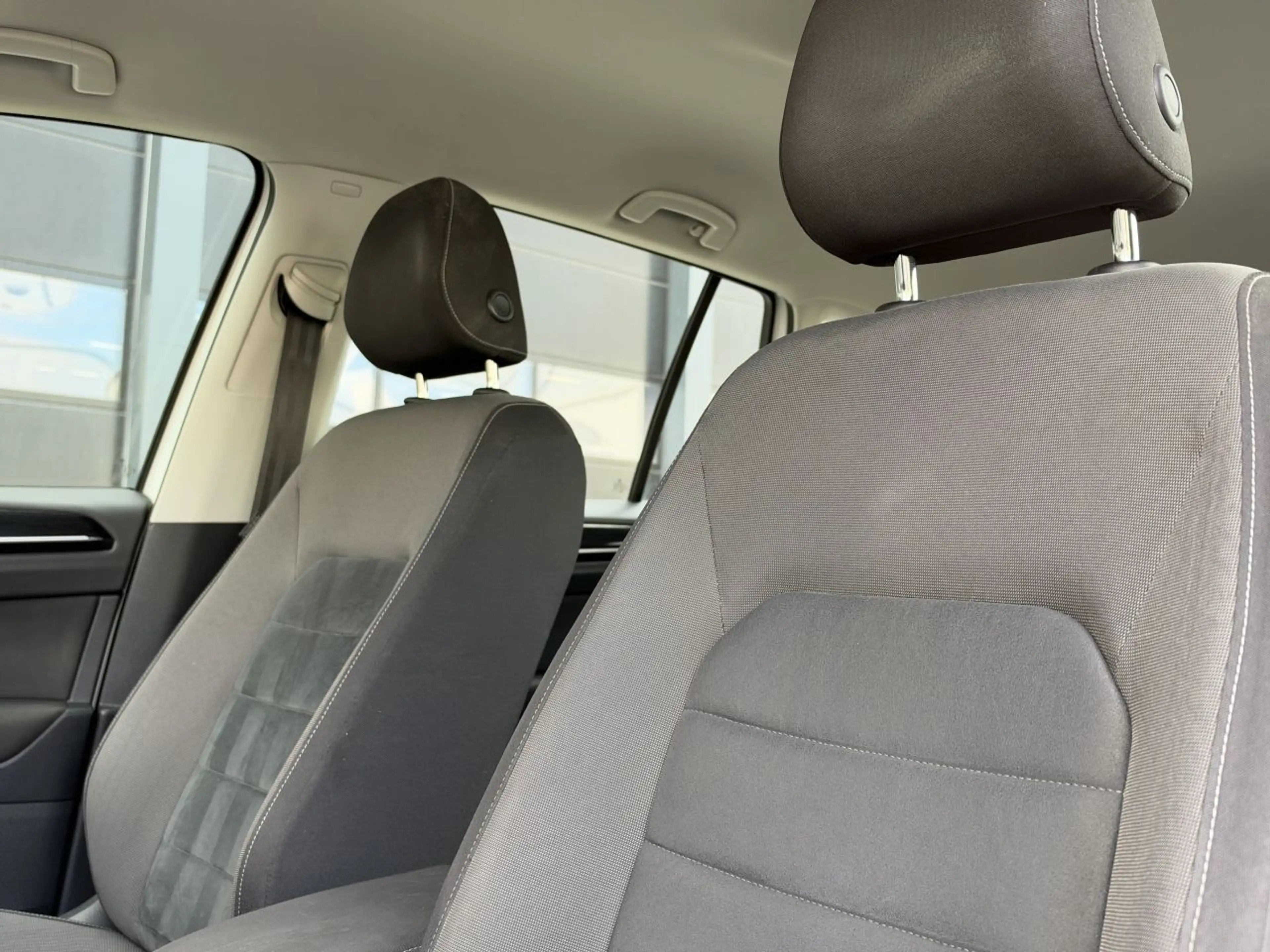 Volkswagen Golf Sportsvan 1.6 TDI Highline Xenon Camera EURO-6 — photo 8