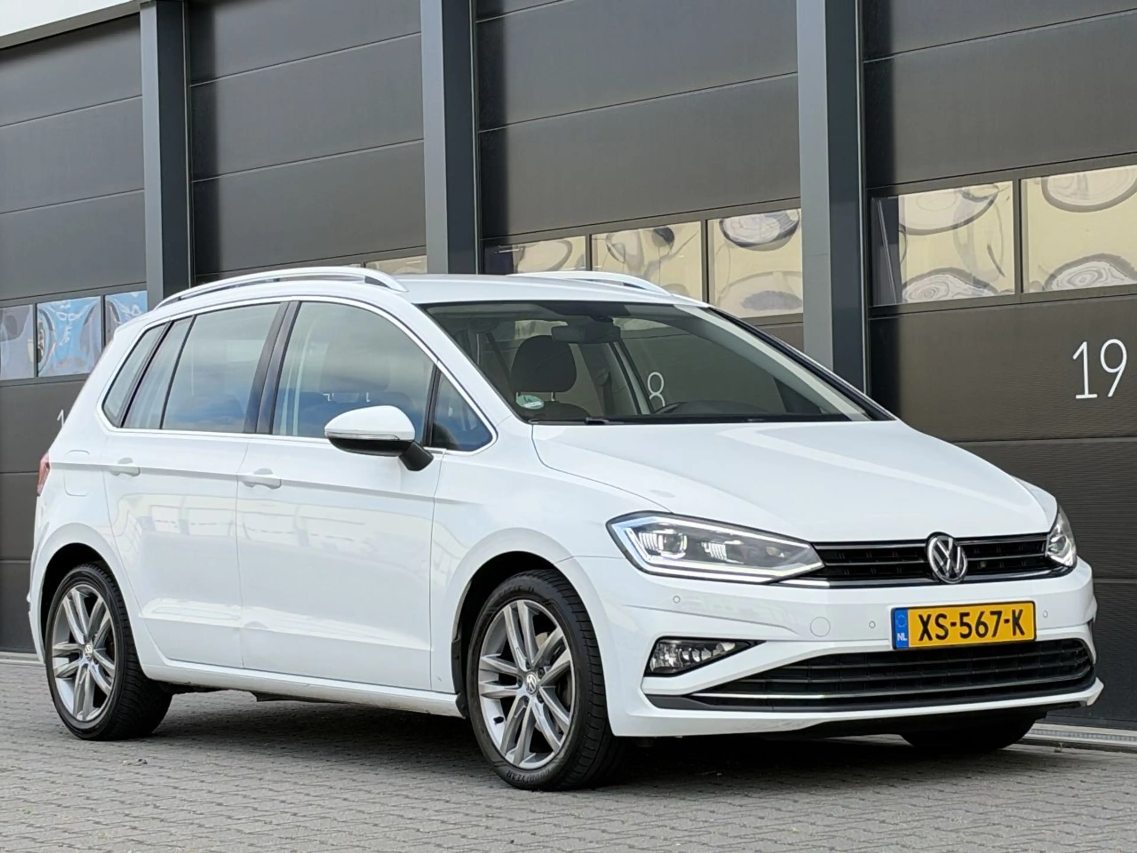 Volkswagen Golf Sportsvan 1.6 TDI Highline Xenon Camera EURO-6 — photo 2