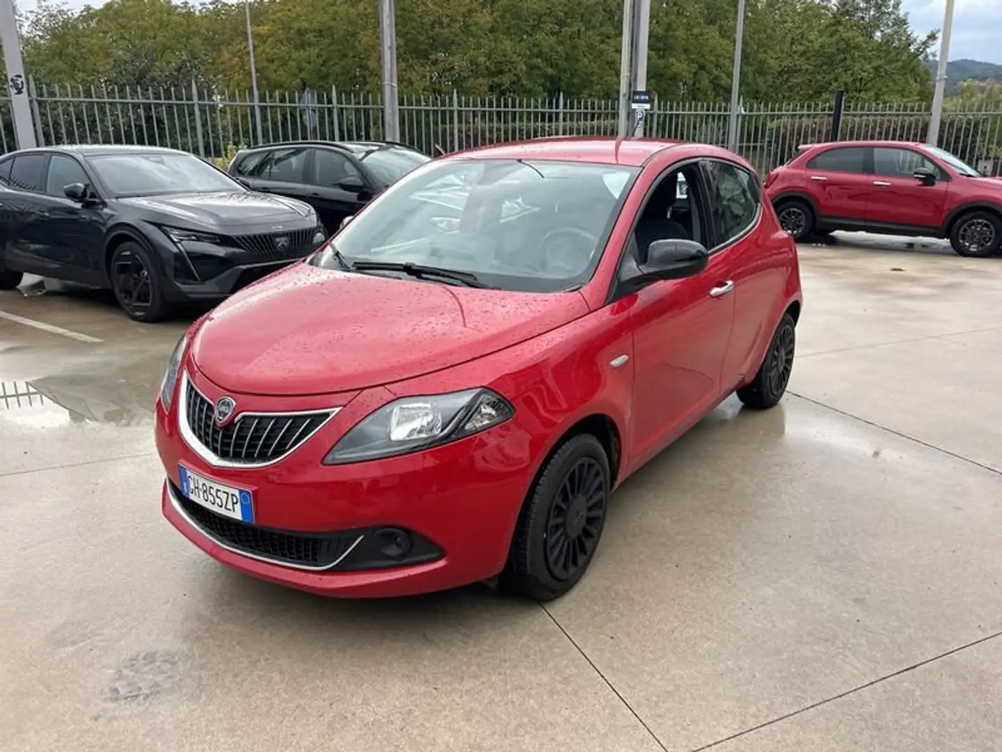 Lancia Ypsilon LANCIA YPSILON HYBRID SILVER 1.0 70 CV Rosso - 1