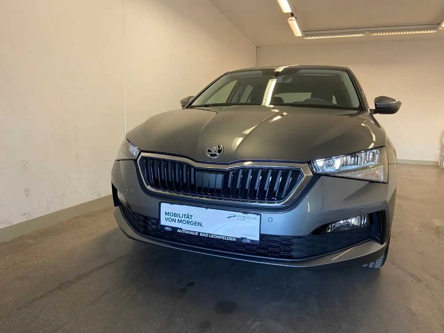 Skoda Scala Ambition TSI Grau - 2
