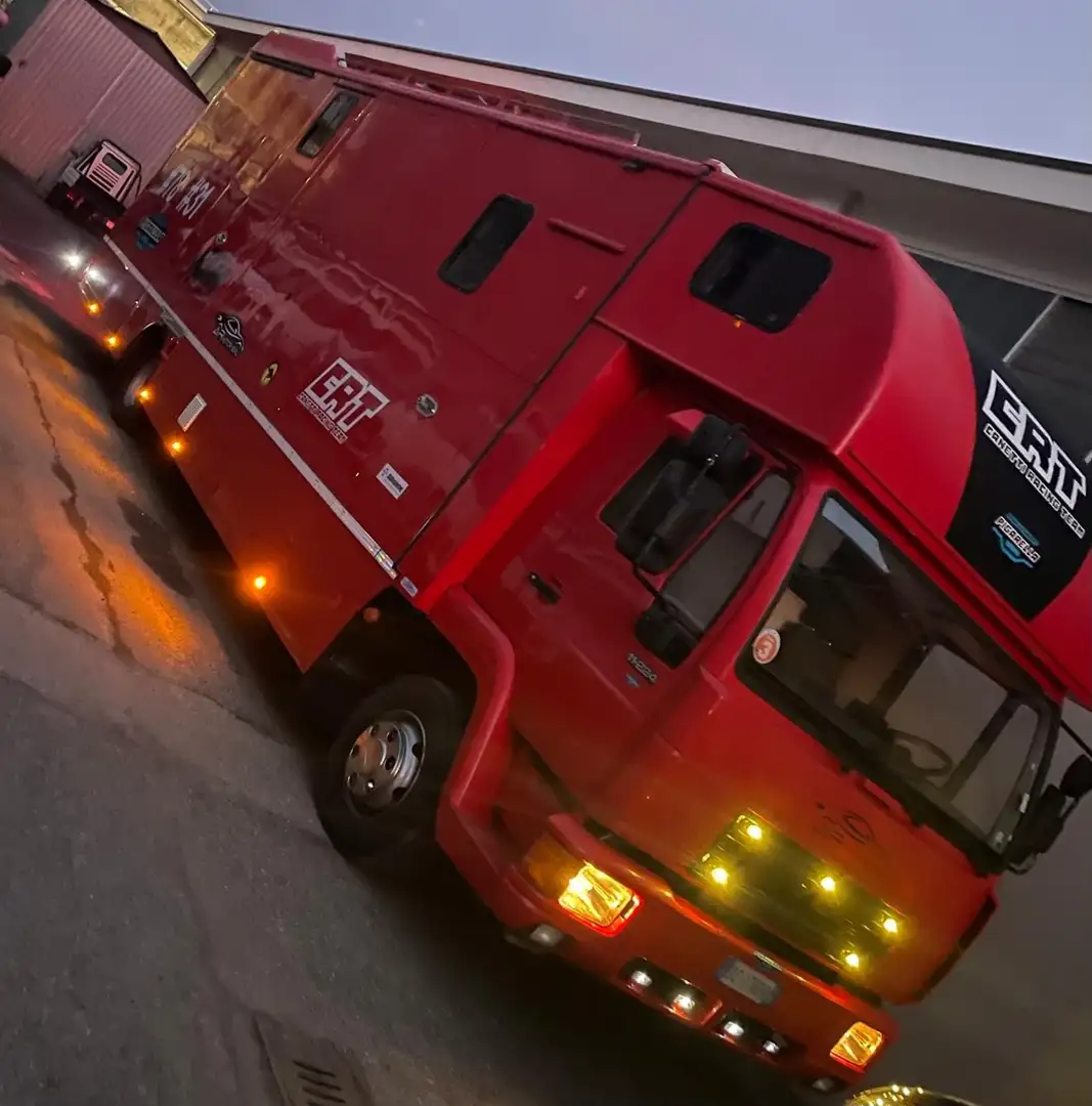 MAN Living 11.224 Red - 2