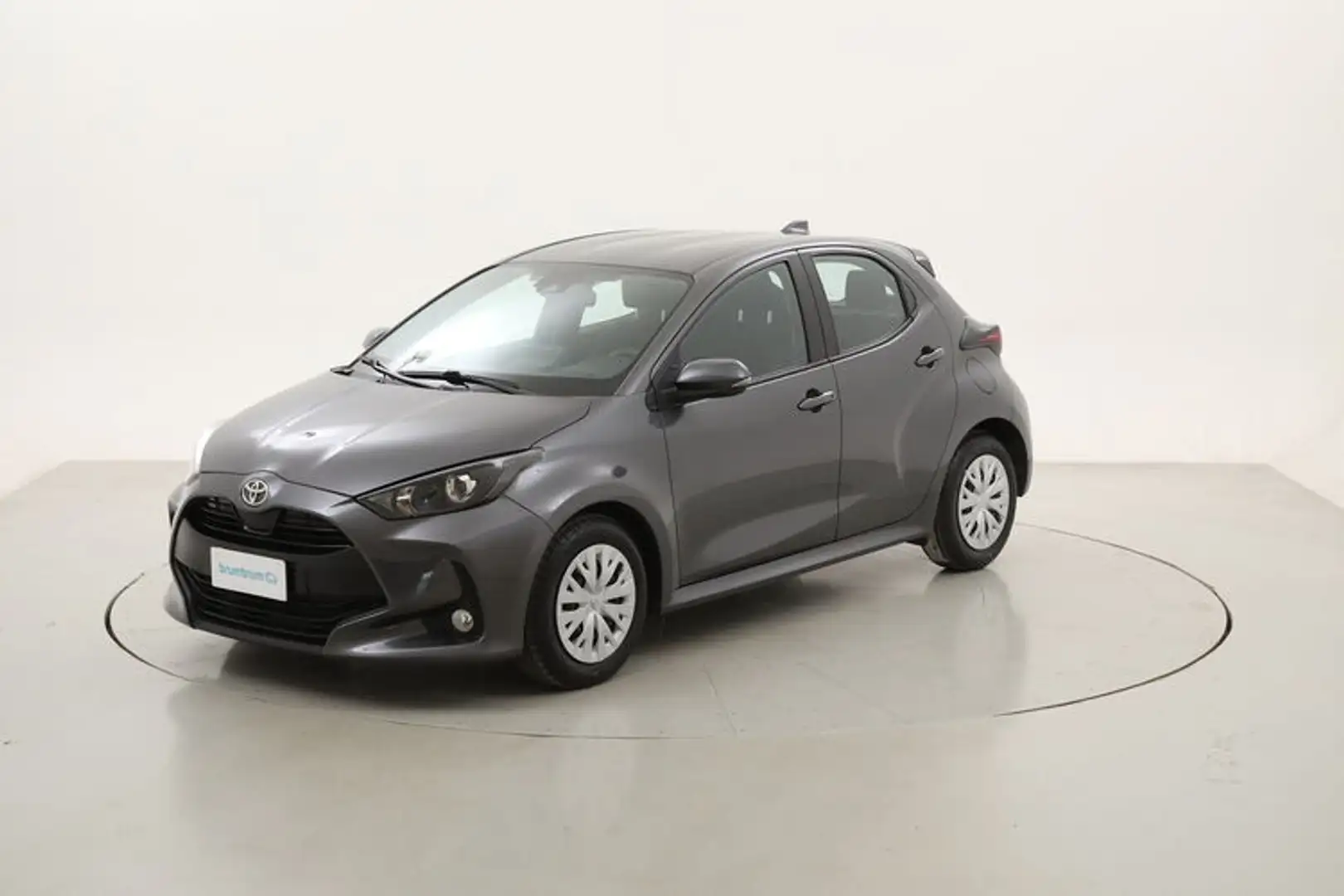 Toyota Yaris Active 1.0 Benzina 72CV Grigio - 1
