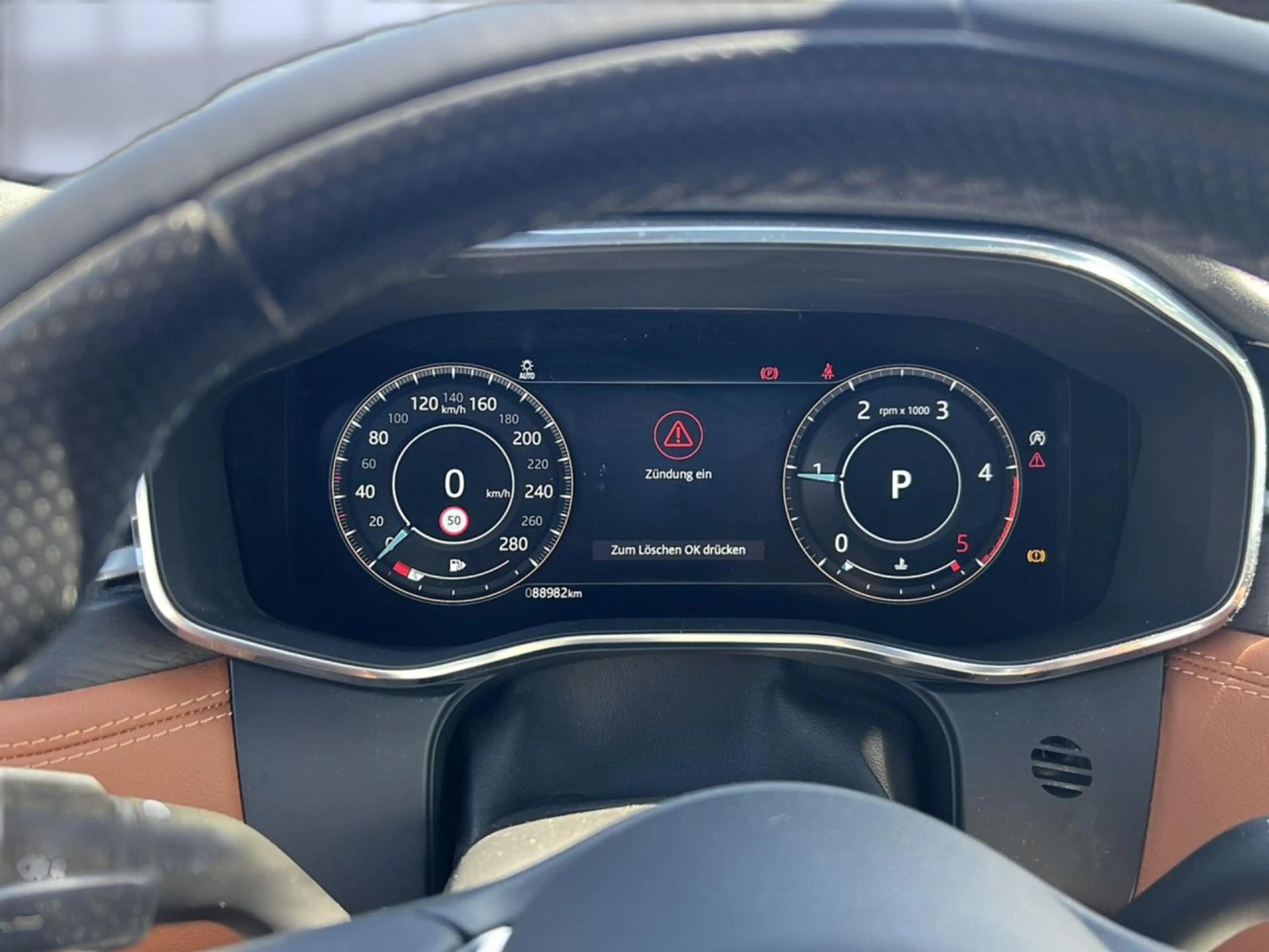 Jaguar F-Pace D300 AWD R-Dynamic HSE — photo 11