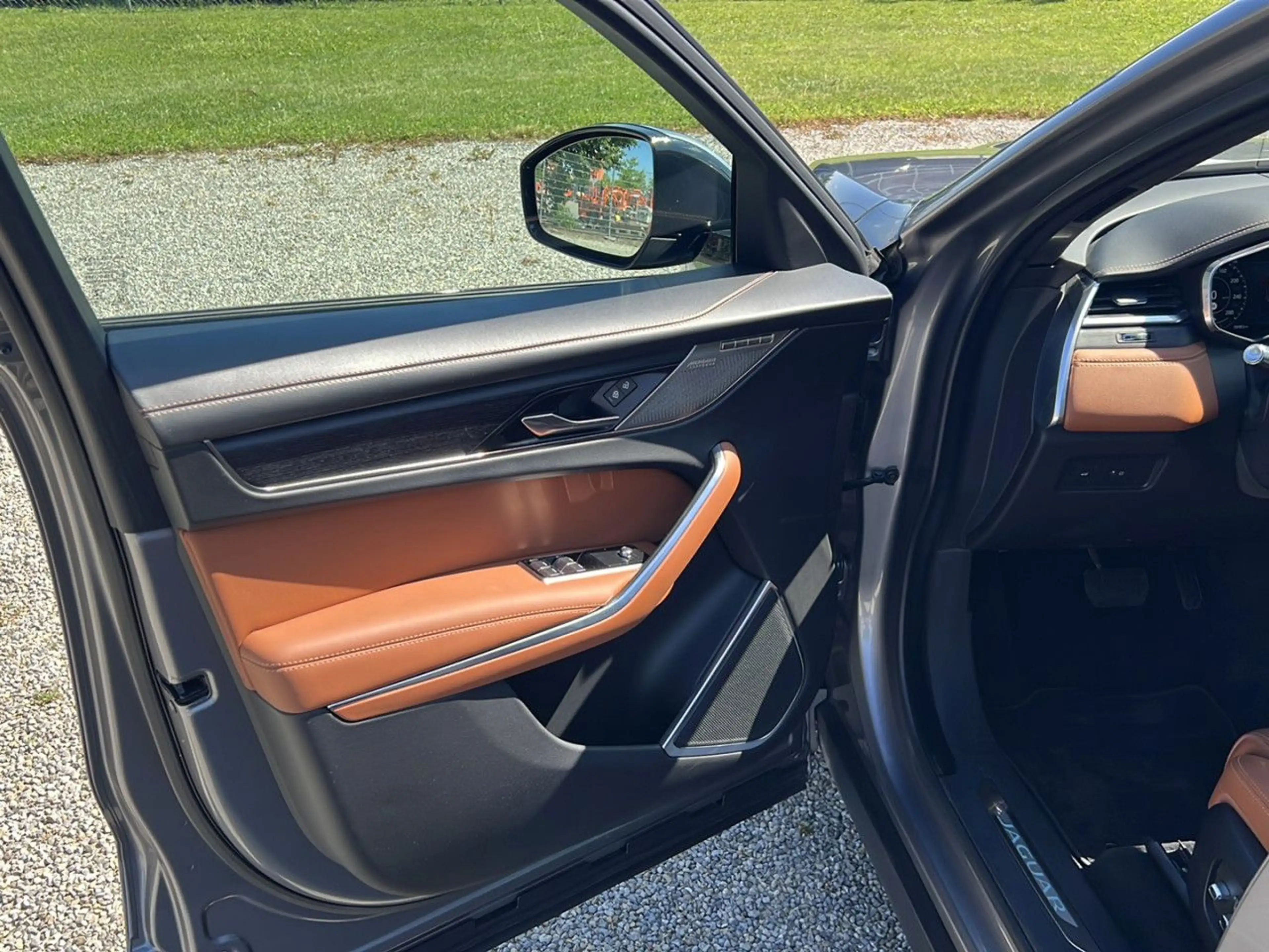Jaguar F-Pace D300 AWD R-Dynamic HSE — photo 8