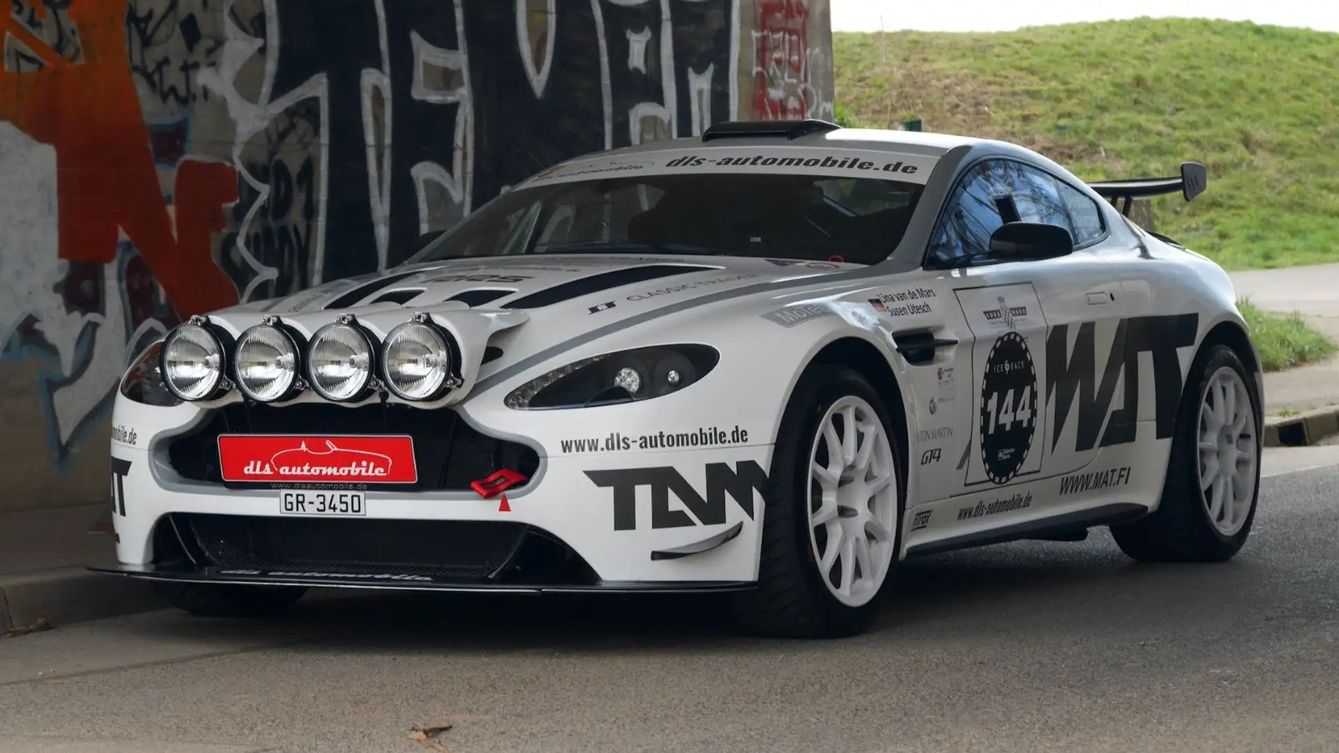 Aston Martin V8 GT4 Rallye "one of one" Ex-Delecour! Weiß - 1