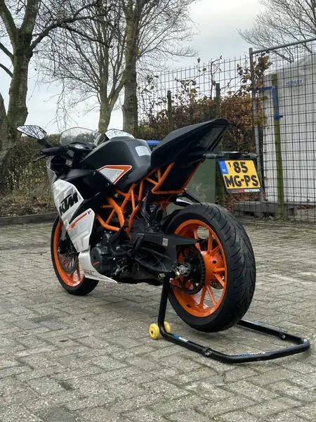 KTM RC 390 - foto 5