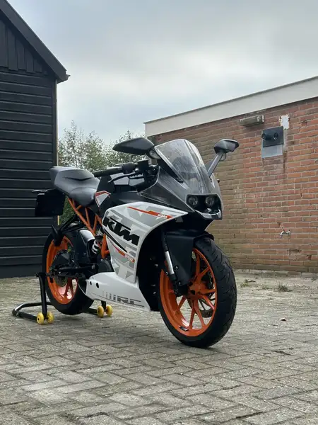 KTM RC 390 - foto 3