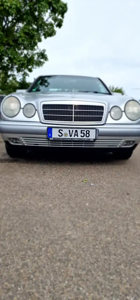 Mercedes-Benz E 240 Classic, foto 6