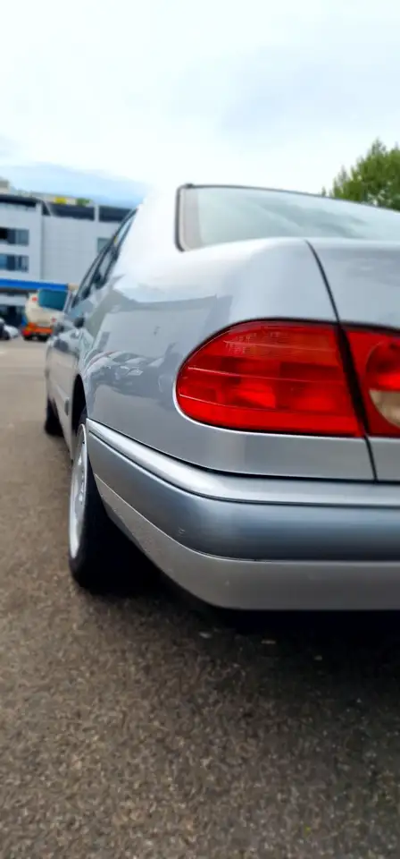 Mercedes-Benz E 240 Classic, foto 9