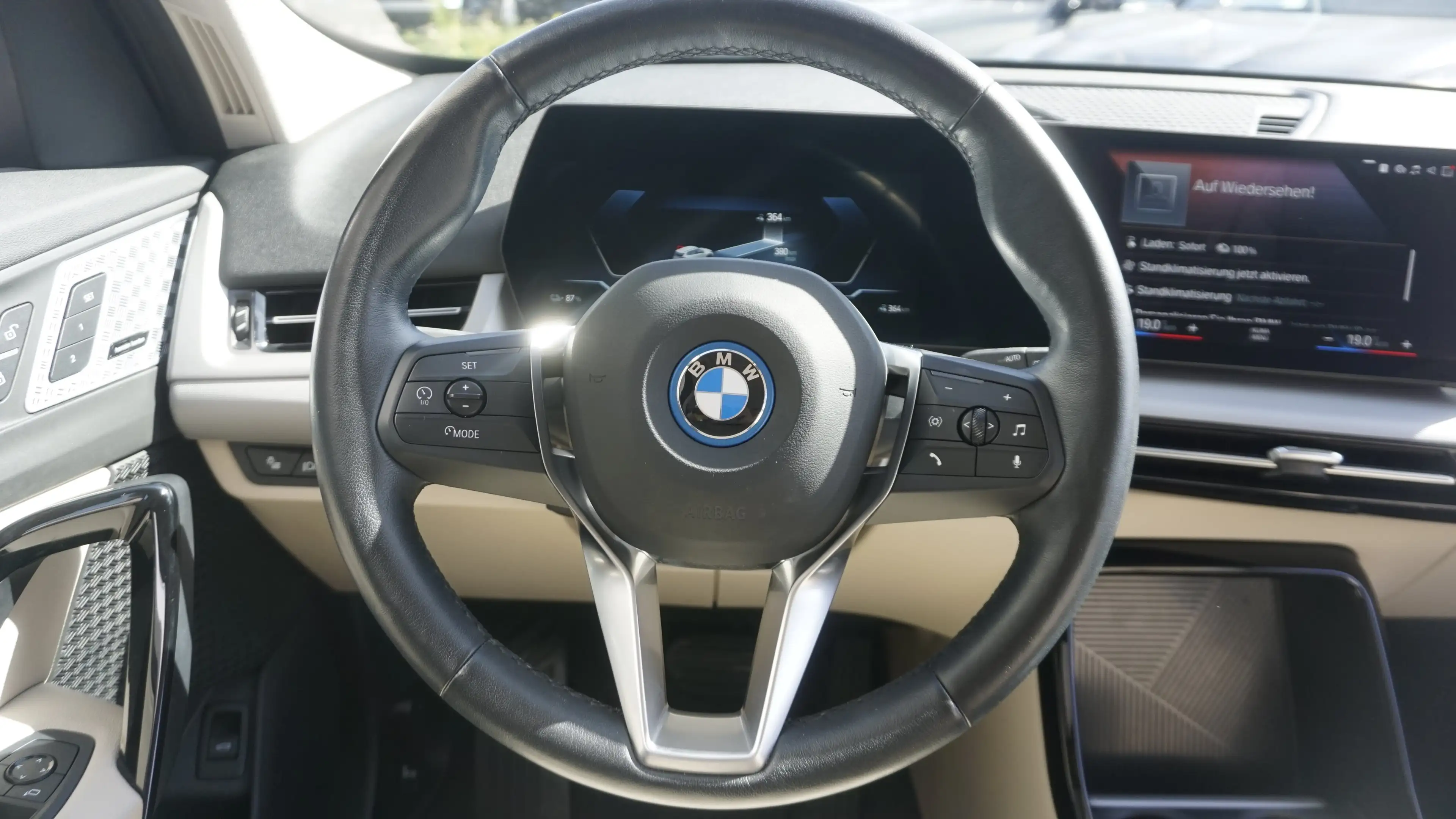 BMW iX1 xDrive30 StHz+StKlima+Navi+Kamera+ACC+SHZ+BT — photo 13