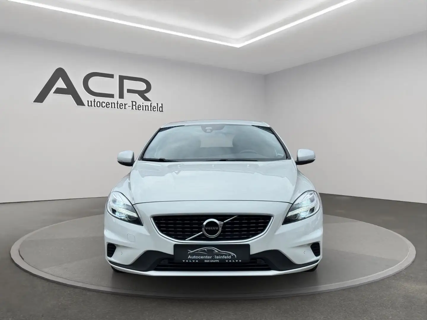 Volvo V40 R-Design NAVI/FULL-LED/SHZ/LEDER/S-HEFT!/PDC Weiß - 2