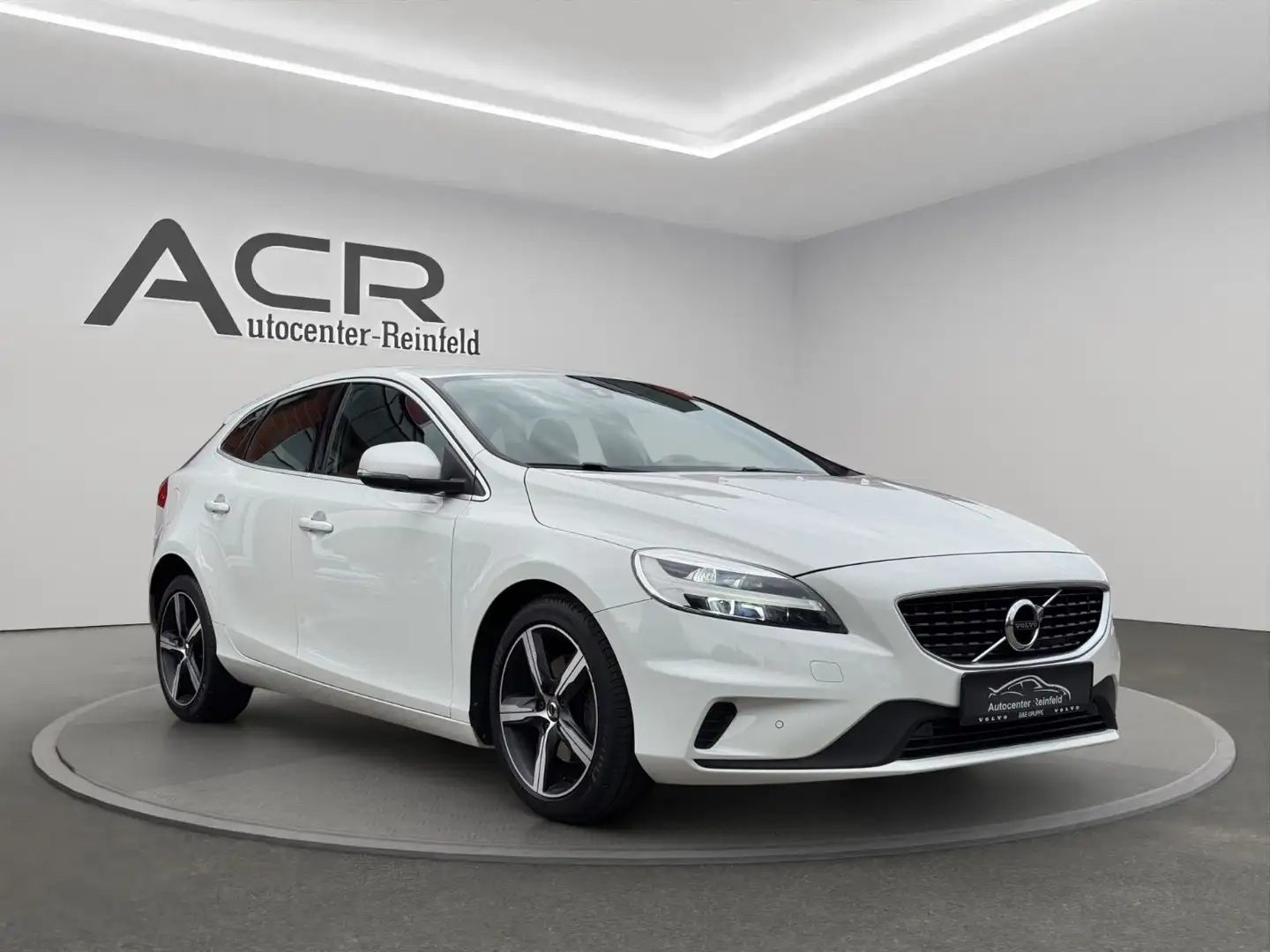Volvo V40 R-Design NAVI/FULL-LED/SHZ/LEDER/S-HEFT!/PDC Weiß - 1