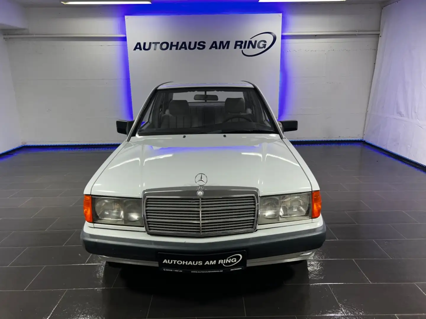 Mercedes-Benz 190 E 1.8 Aut. H-KENNZEICHEN 63TKM ORIGINAL-ZUST Fehér - 1