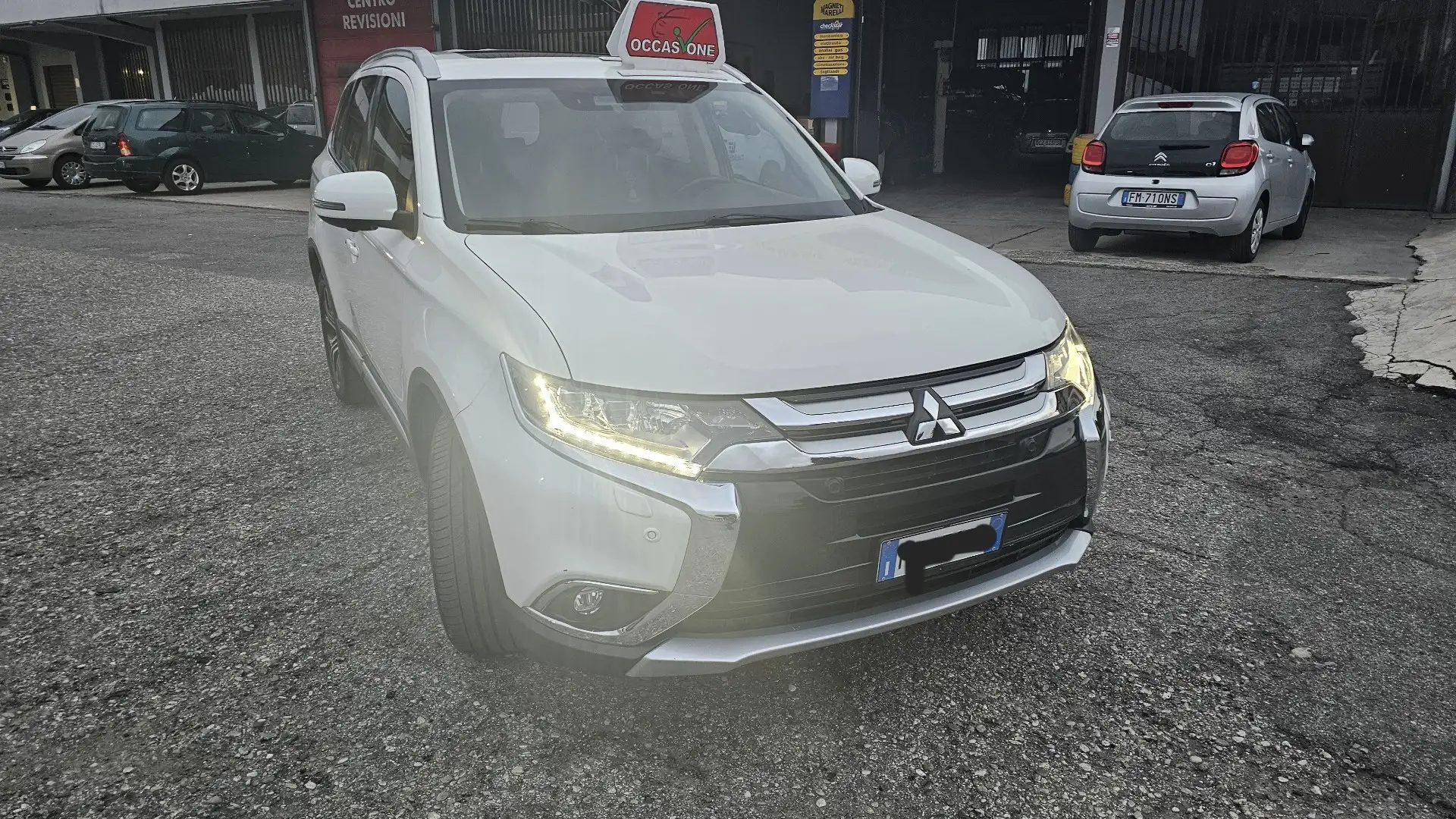 Mitsubishi Outlander 2.2 Instyle awd 7p.ti auto my17 - 1