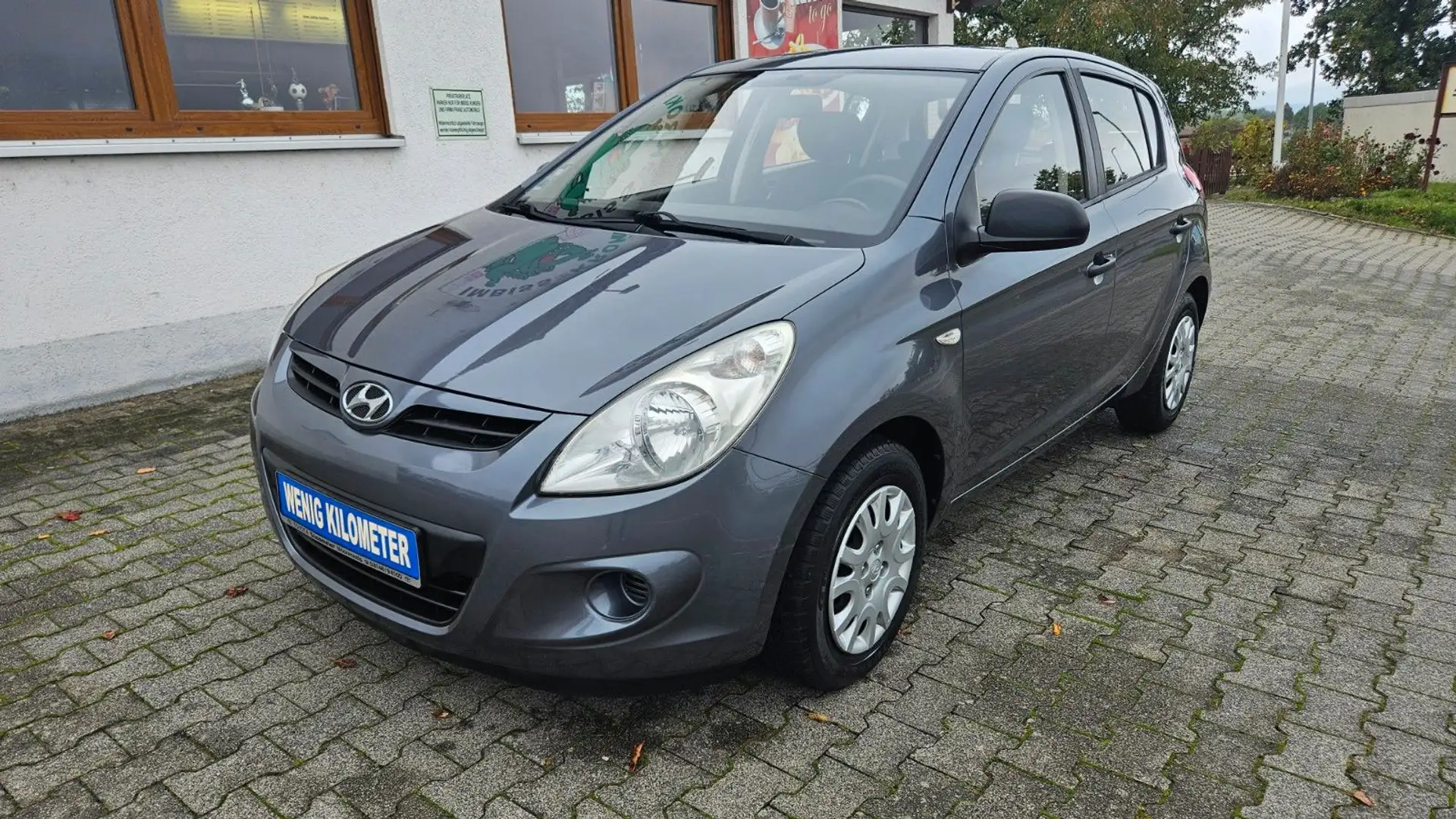 Hyundai i20 Classic, 1.2, Klima, TÜV 12/2026 Grau - 1