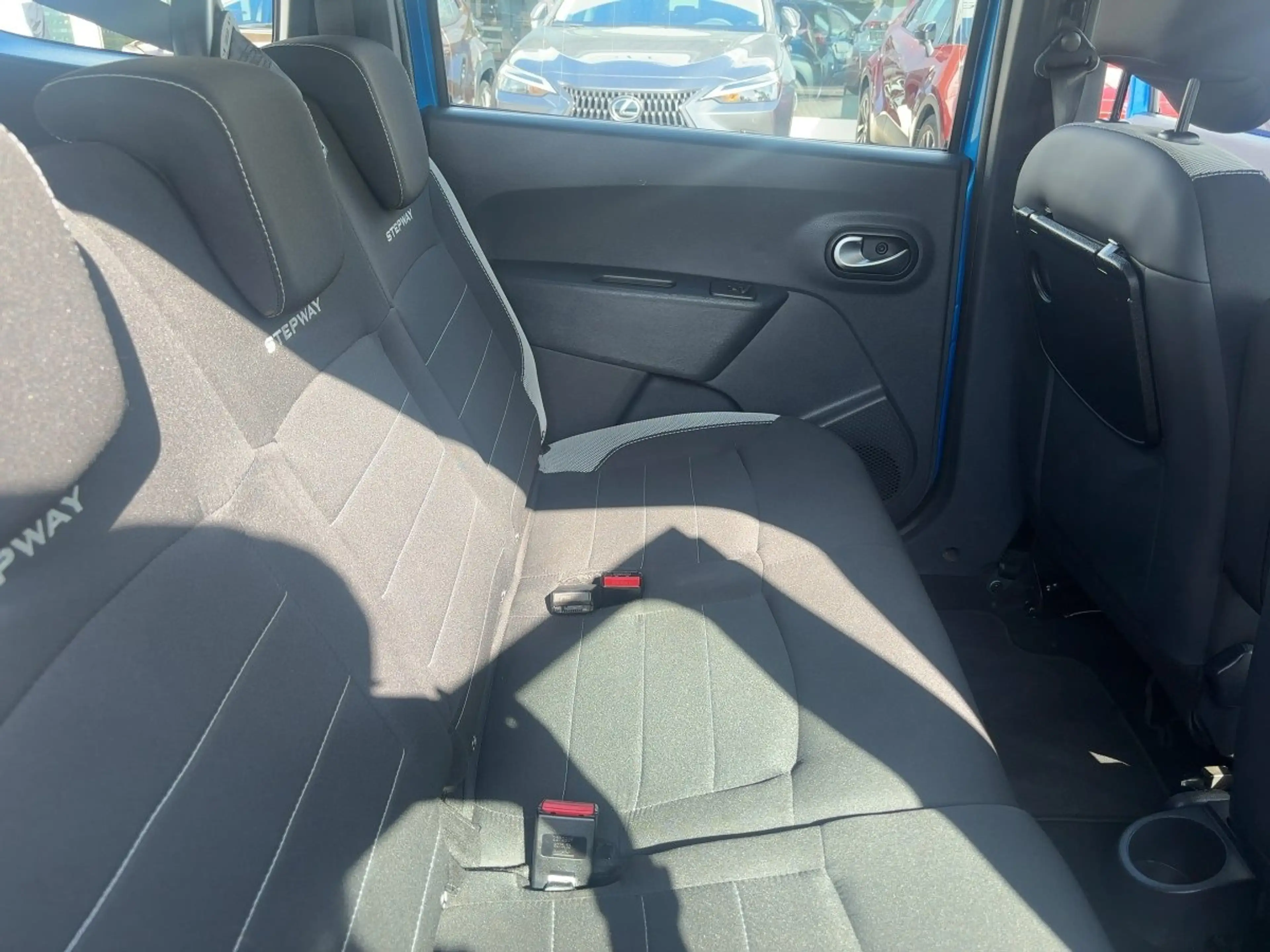 Dacia Lodgy 1.6 SCe 100 Stepway Navigation Klima Kamera — photo 12