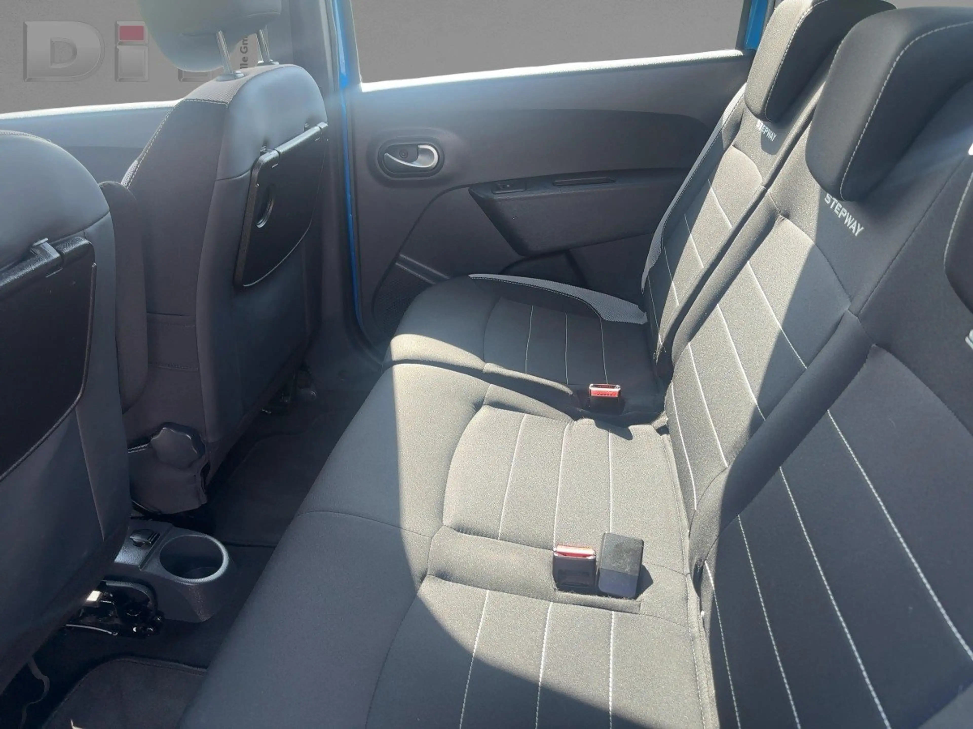 Dacia Lodgy 1.6 SCe 100 Stepway Navigation Klima Kamera — photo 10