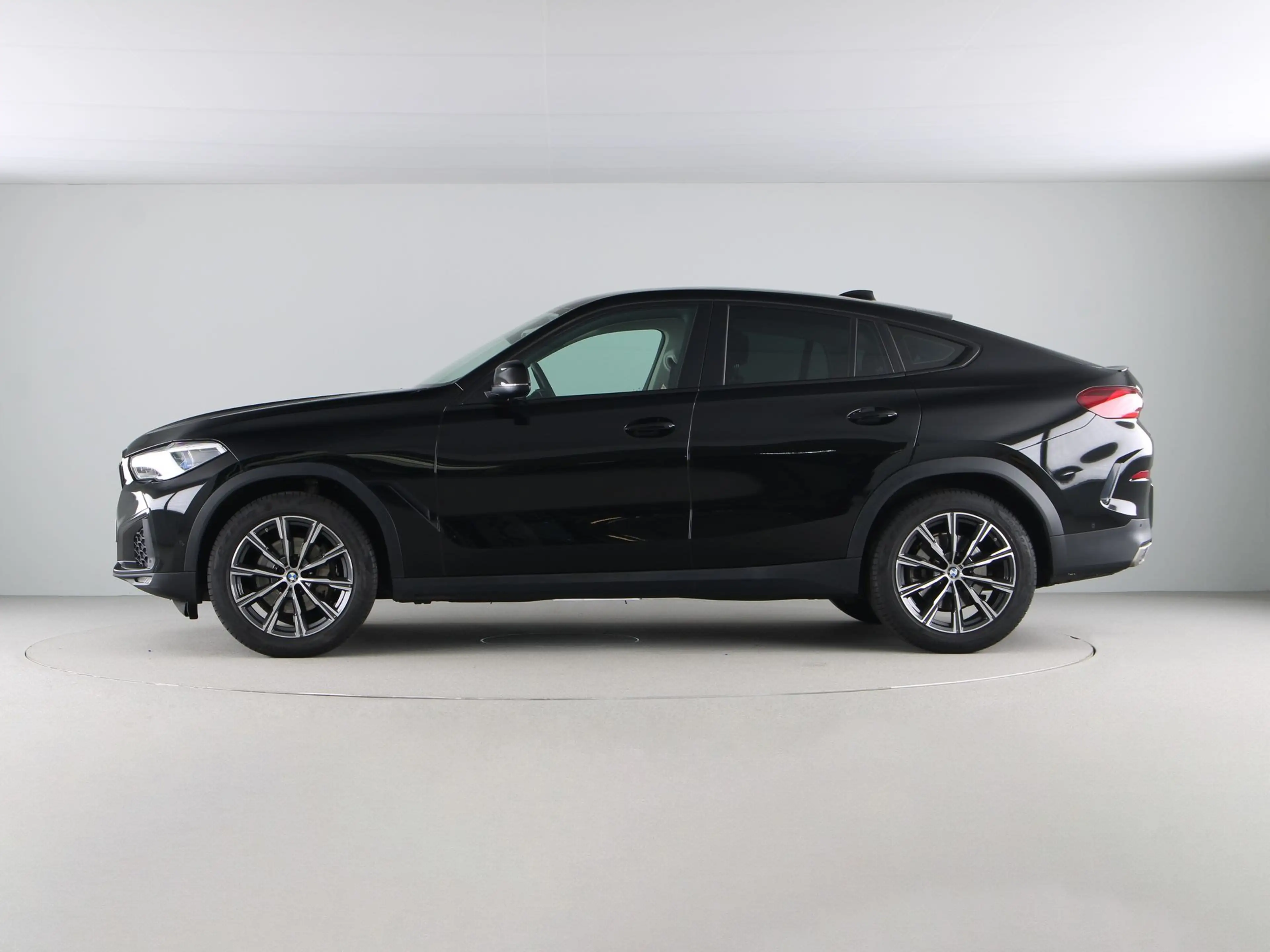 BMW X6 xDrive40i High Executive — photo 12