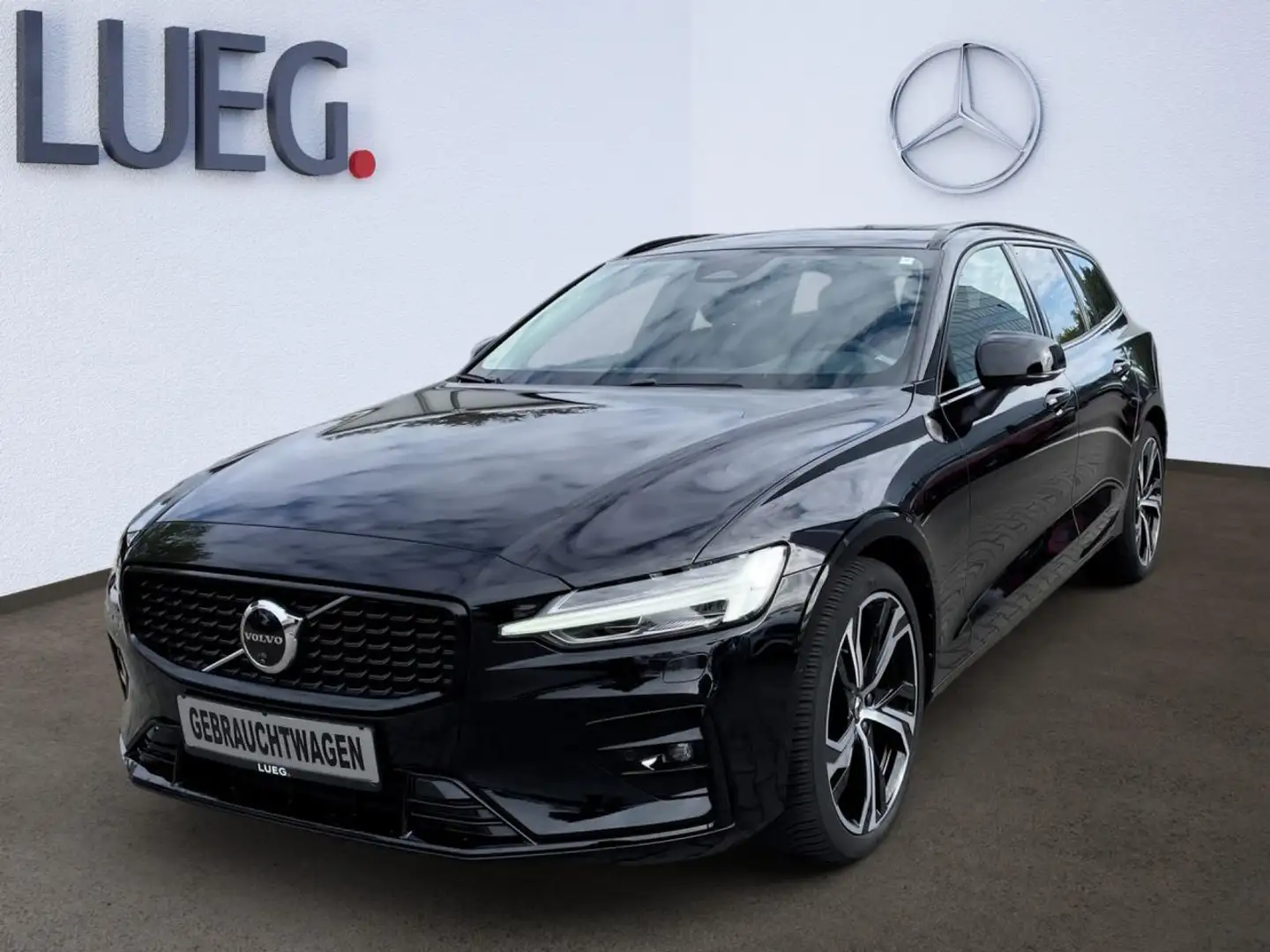 Volvo V60 B4 Plus Dark SHD+DRIVER+STANDHZG+DISTRONIC Schwarz - 1