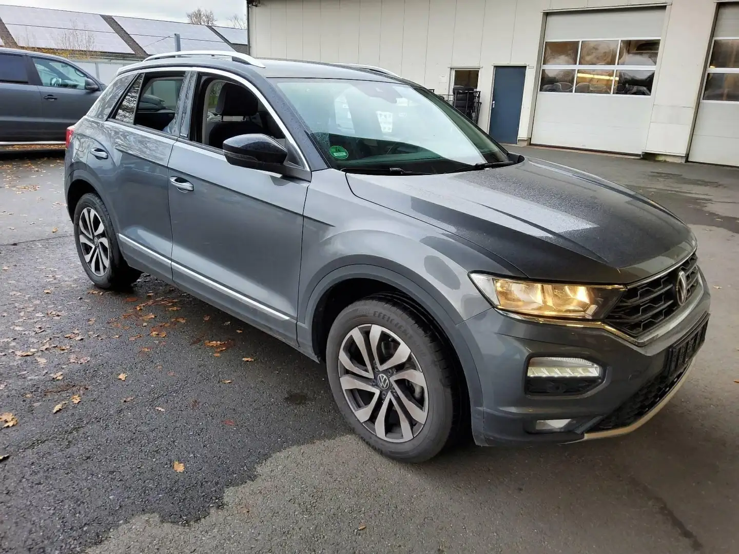 Volkswagen T-Roc Active 1.0 TSI | PDC ACC App Navi Grau - 2
