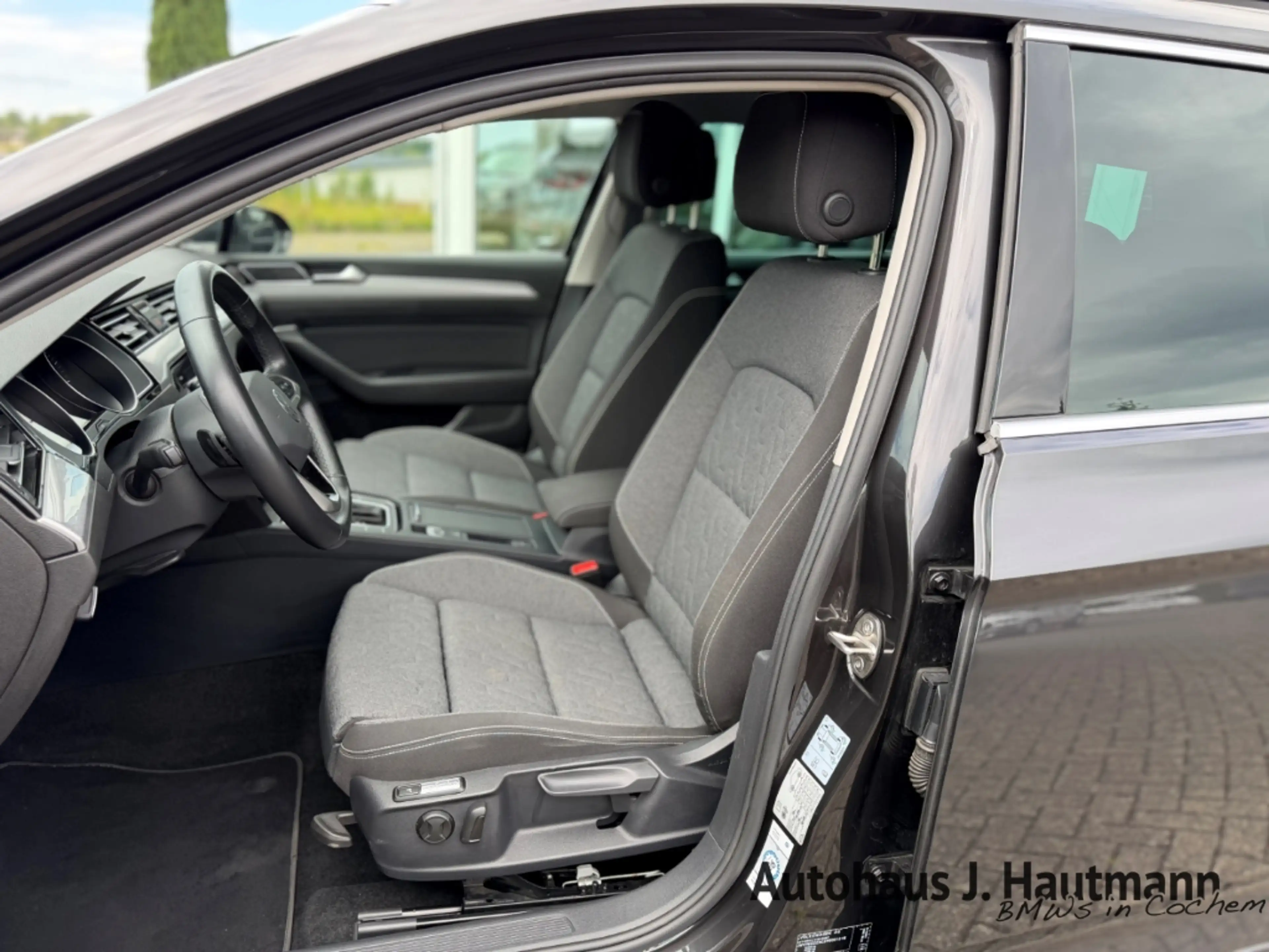 Volkswagen Passat Variant Business*1.HAND*ACC*RFK*APP*Massage* — photo 11