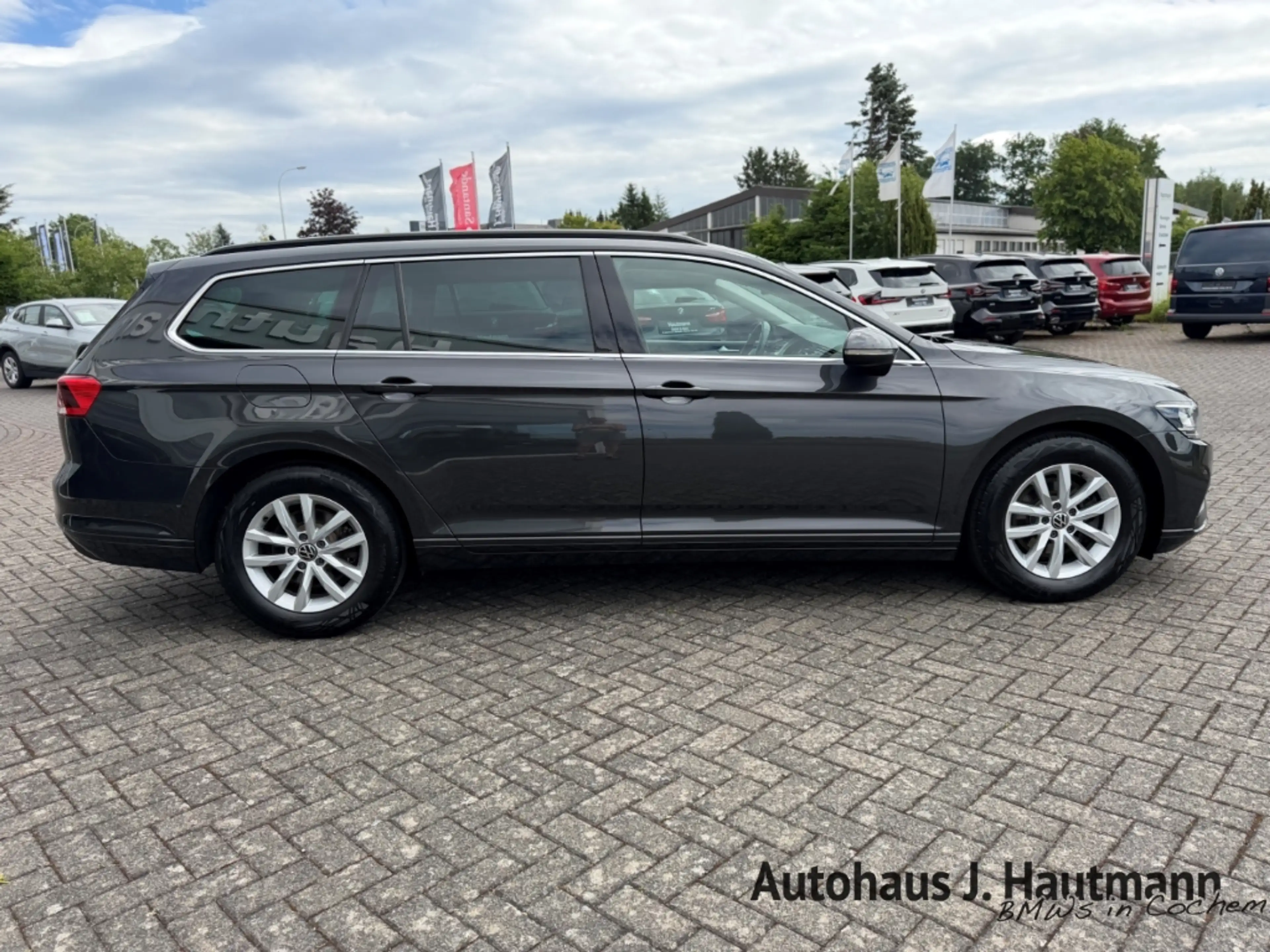 Volkswagen Passat Variant Business*1.HAND*ACC*RFK*APP*Massage* — photo 9