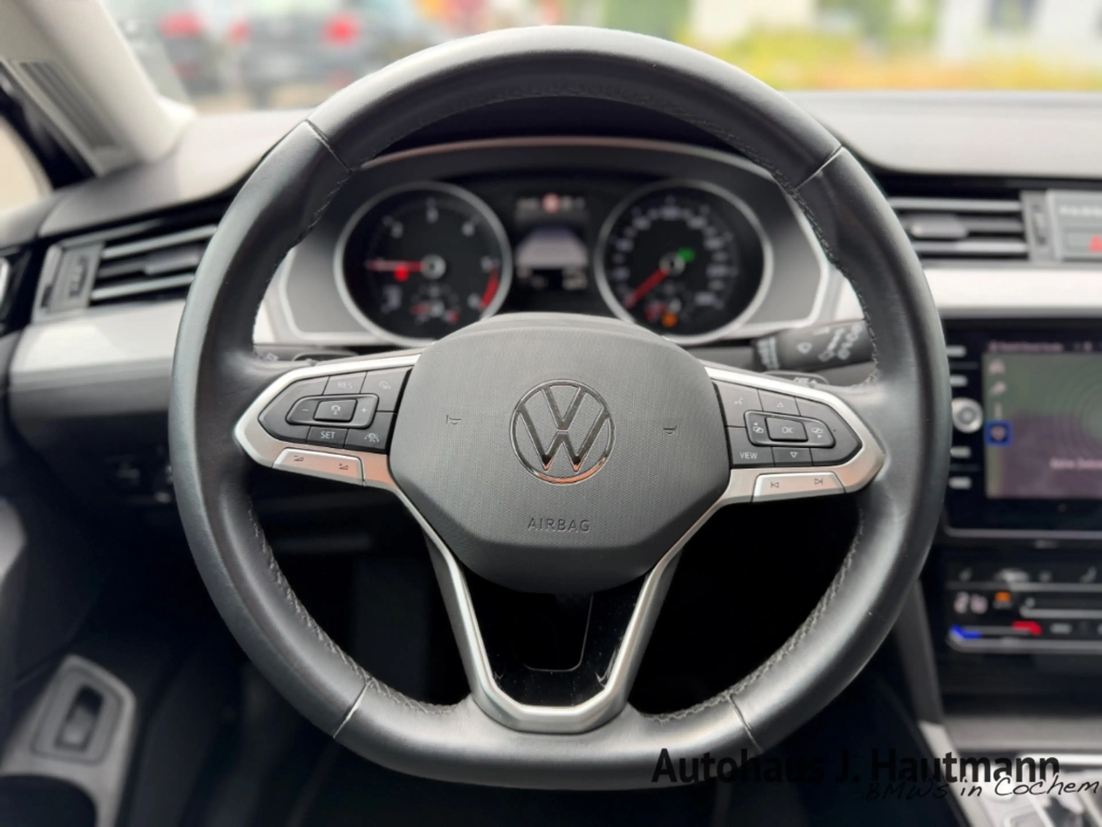 Volkswagen Passat Variant Business*1.HAND*ACC*RFK*APP*Massage* — photo 13