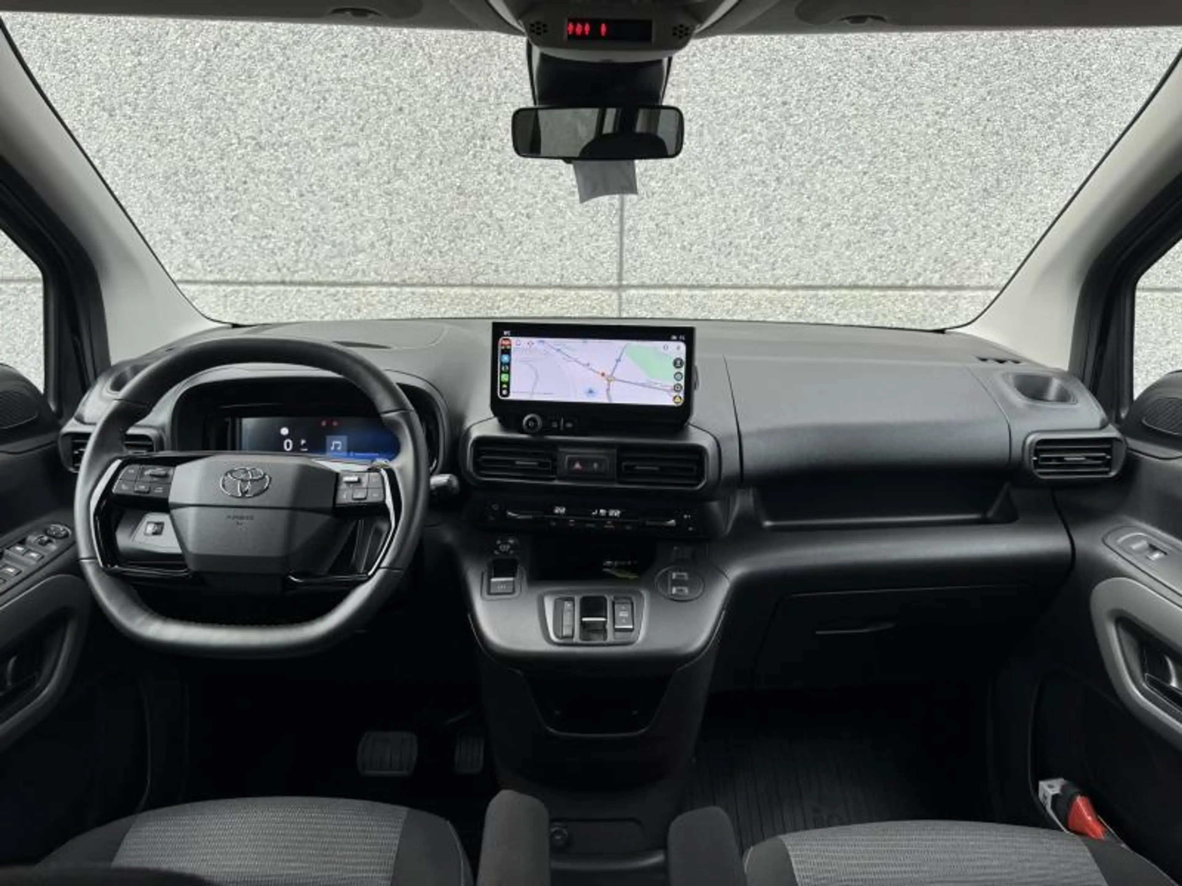 Toyota Verso 1.5 Diesel SWB 130hp 8AT Family de direction ! — photo 11