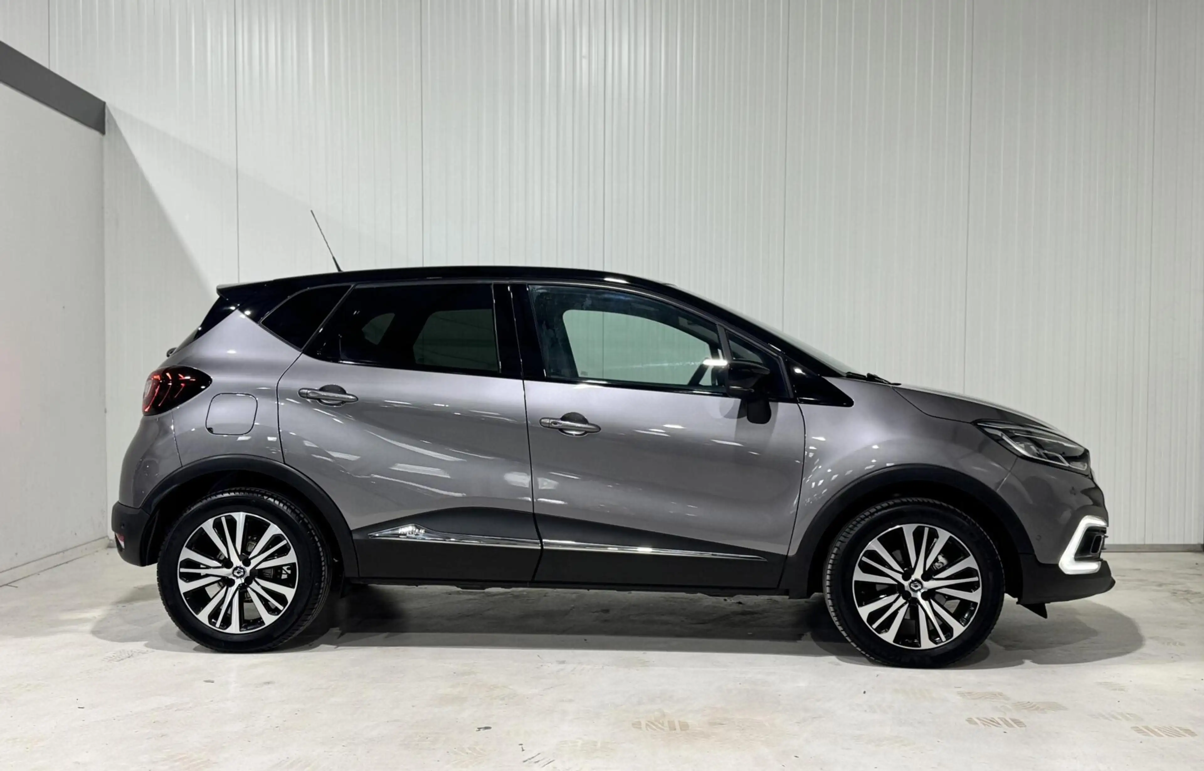 Renault Captur 1.2 TCe Initiale Paris|KEYLESS|TREKHAAK|PANO — photo 4