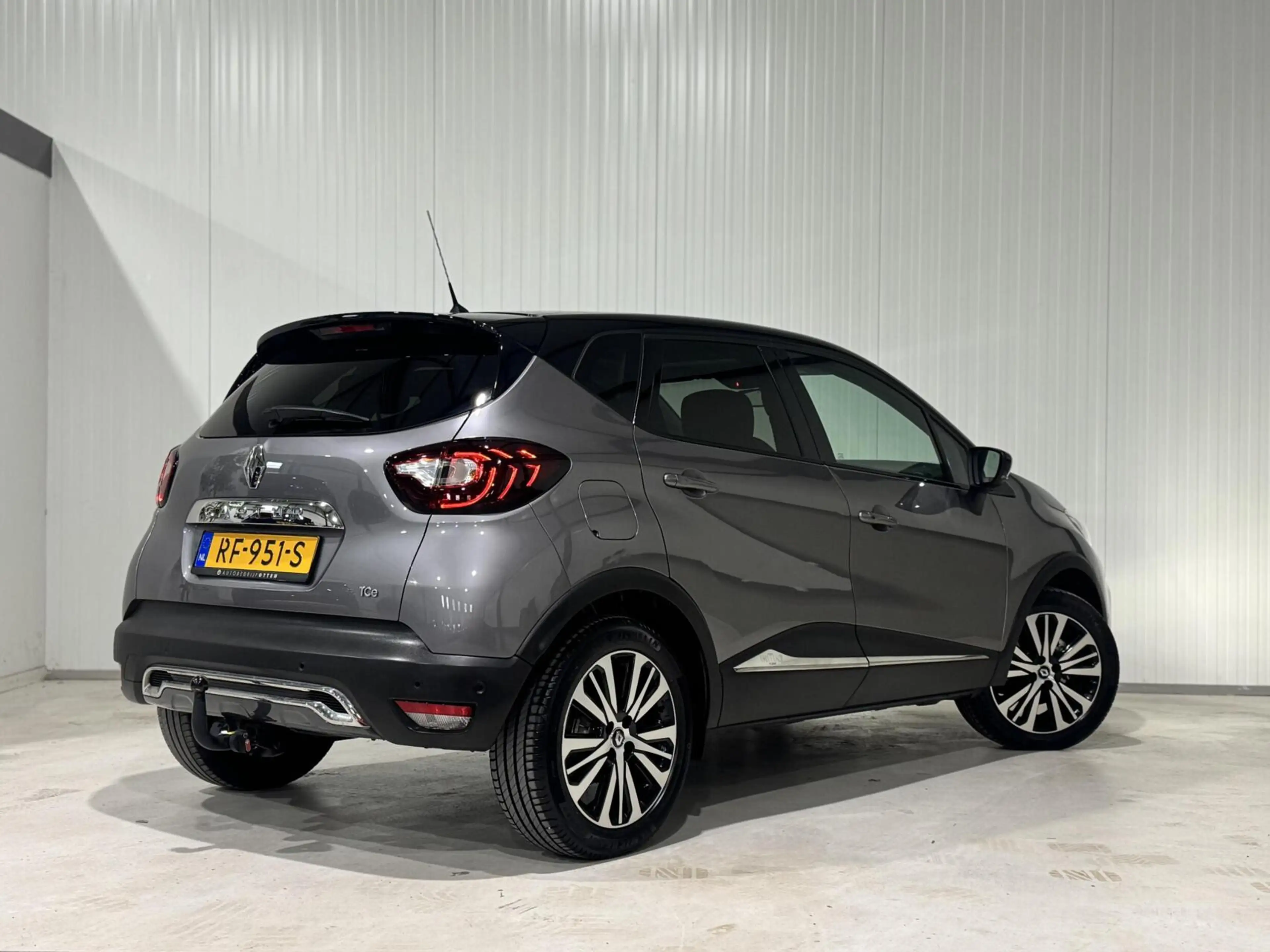 Renault Captur 1.2 TCe Initiale Paris|KEYLESS|TREKHAAK|PANO — photo 2
